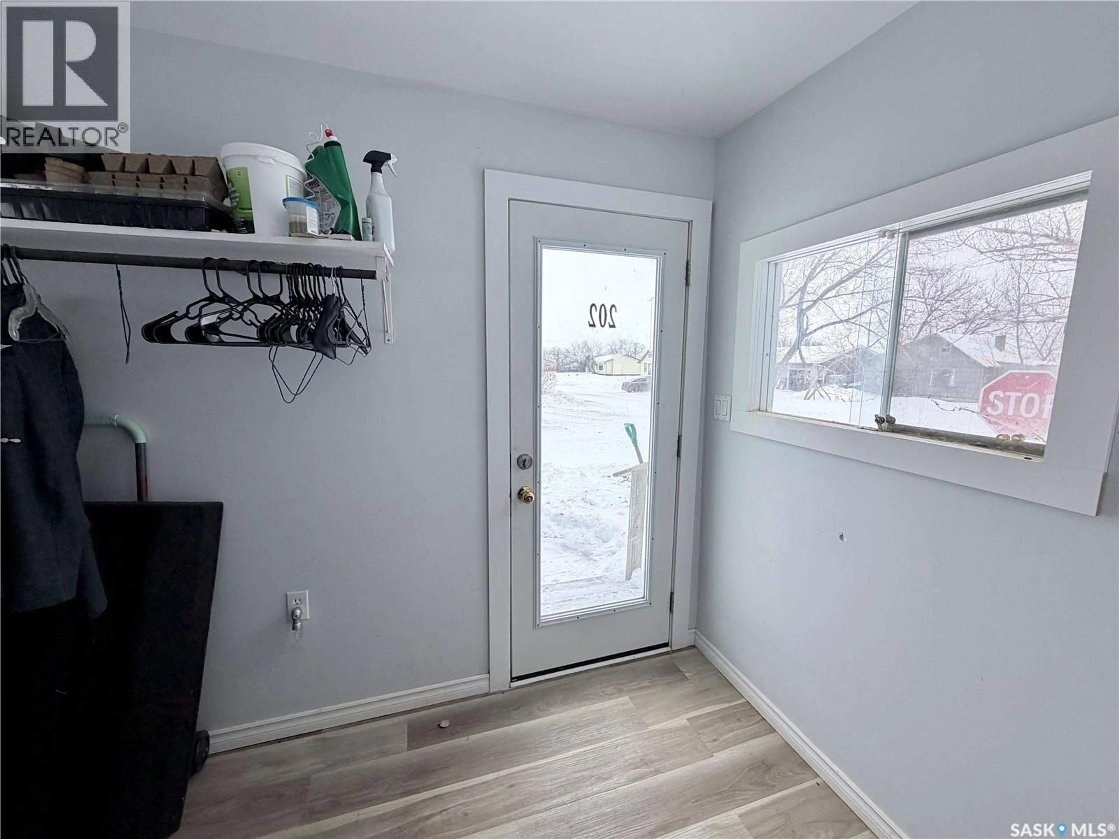 Indoor entryway for 202 SASKATCHEWAN AVENUE, Liberty Saskatchewan S0G3A0