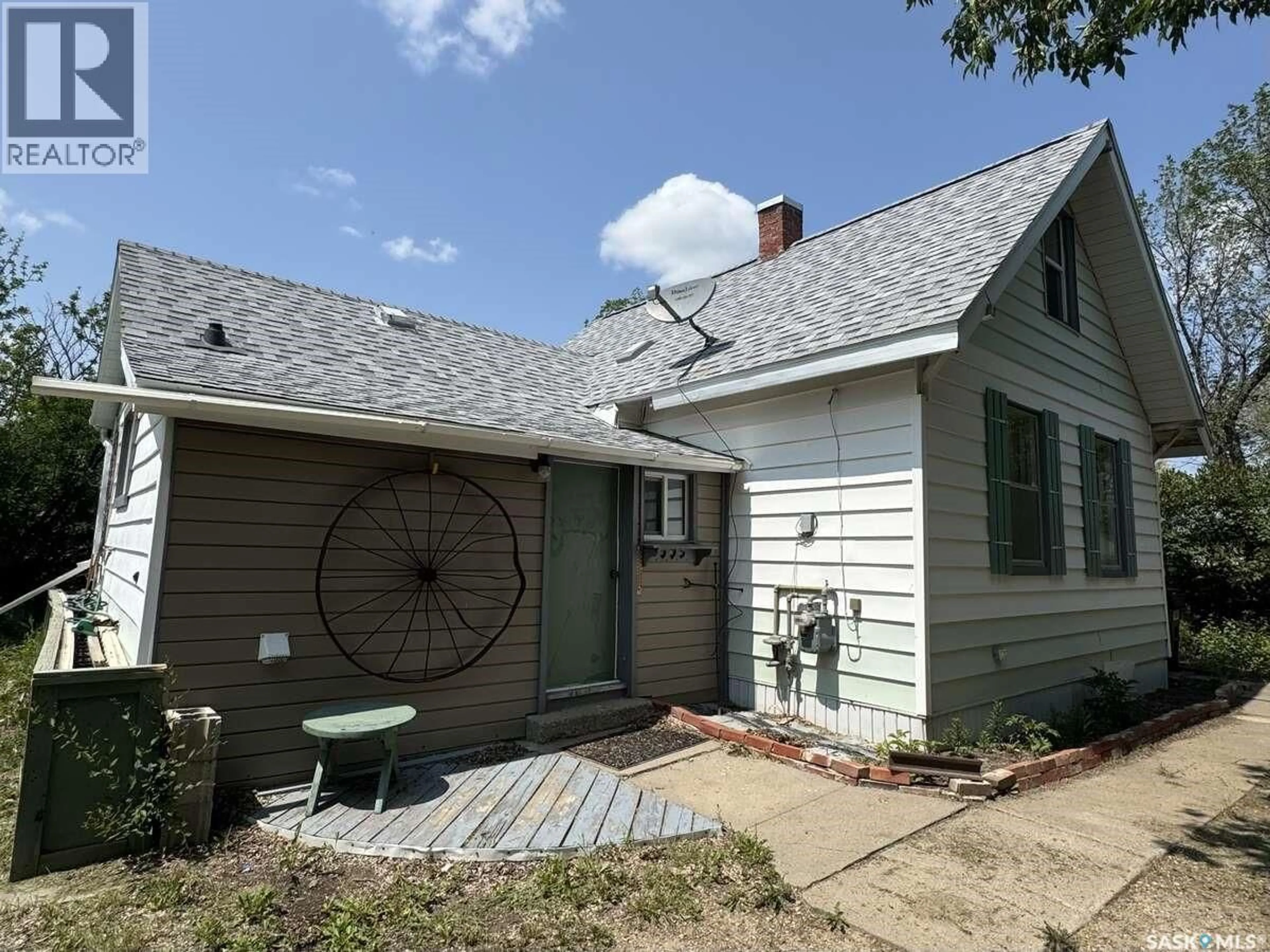 Unknown for 114 3RD AVENUE, Climax Saskatchewan S0N0N0