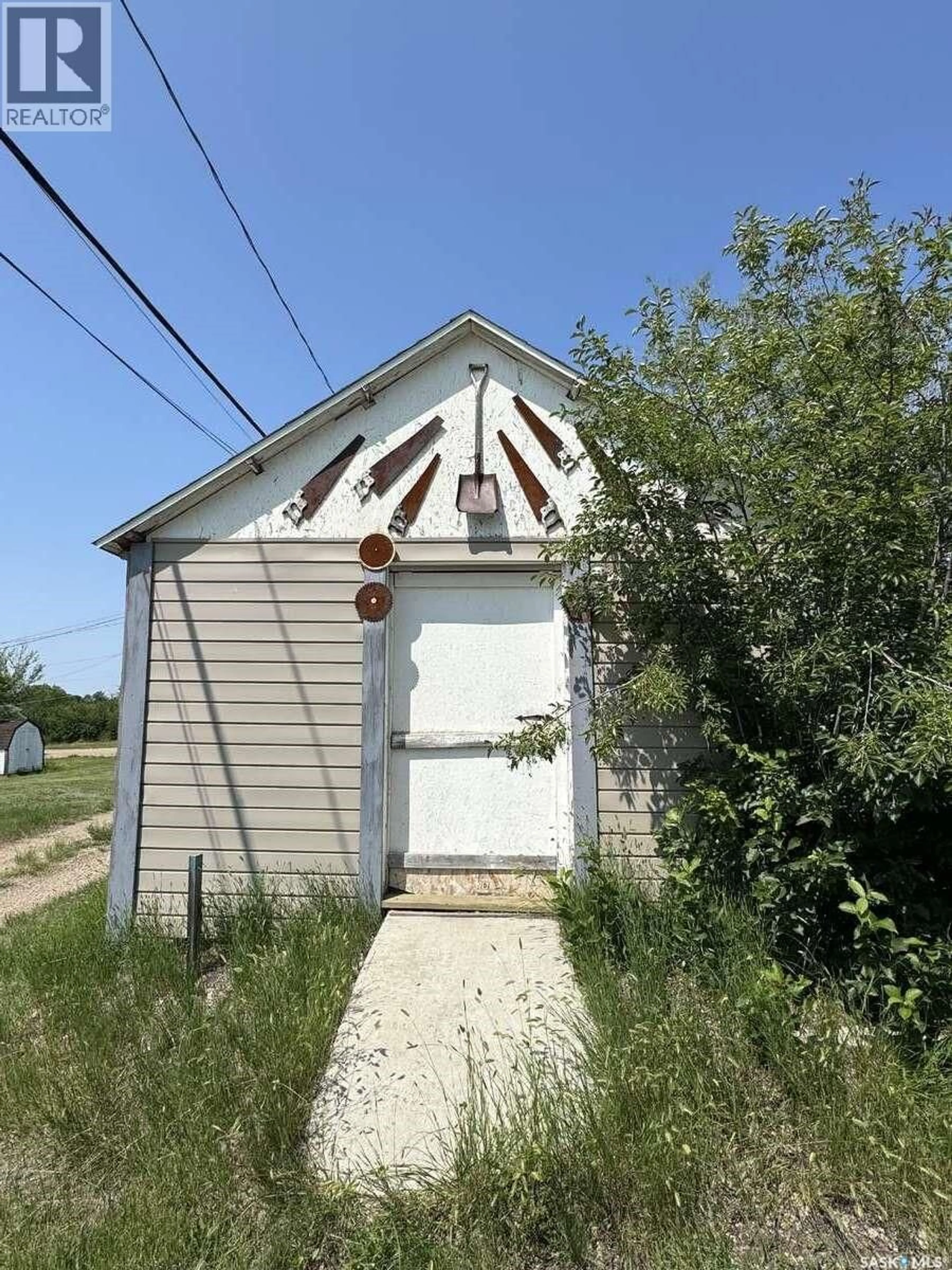 Shed for 114 3RD AVENUE, Climax Saskatchewan S0N0N0