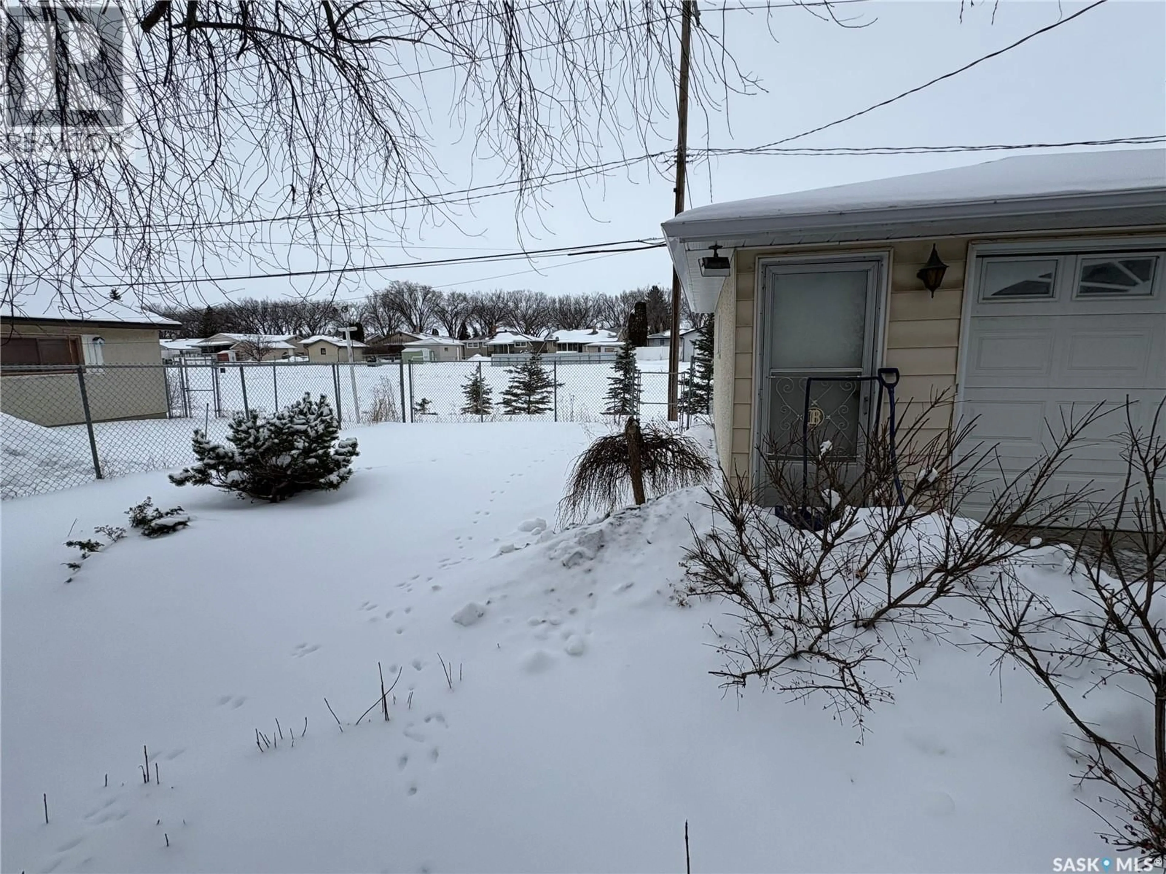 A pic from outside/outdoor area/front of a property/back of a property/a pic from drone, water/lake/river/ocean view for 144 WOODWARD AVENUE, Regina Saskatchewan S4R3H4
