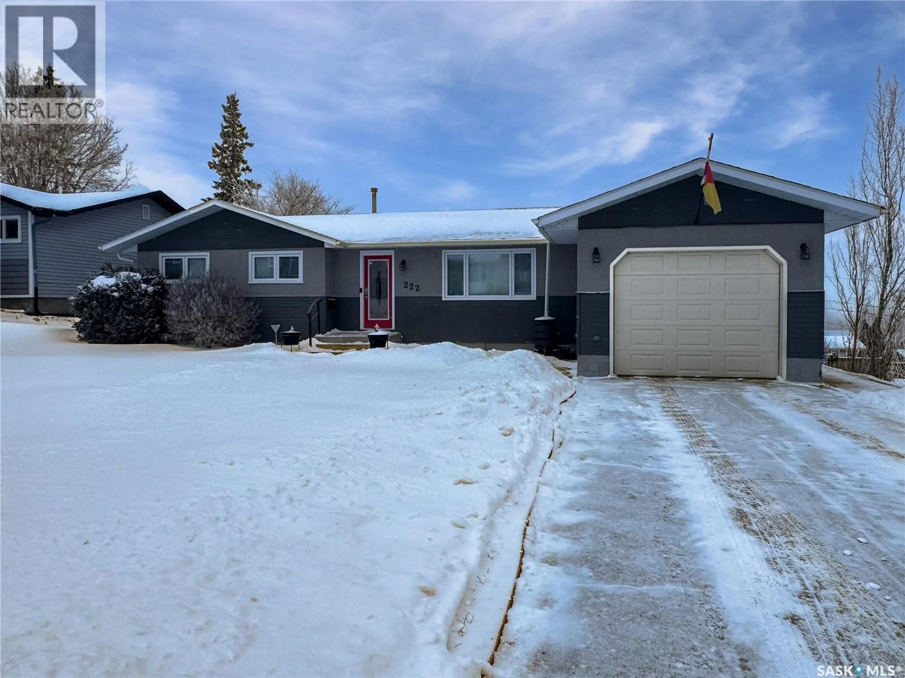 Home with vinyl exterior material, street for 222 32ND STREET, Battleford Saskatchewan S0M0E0