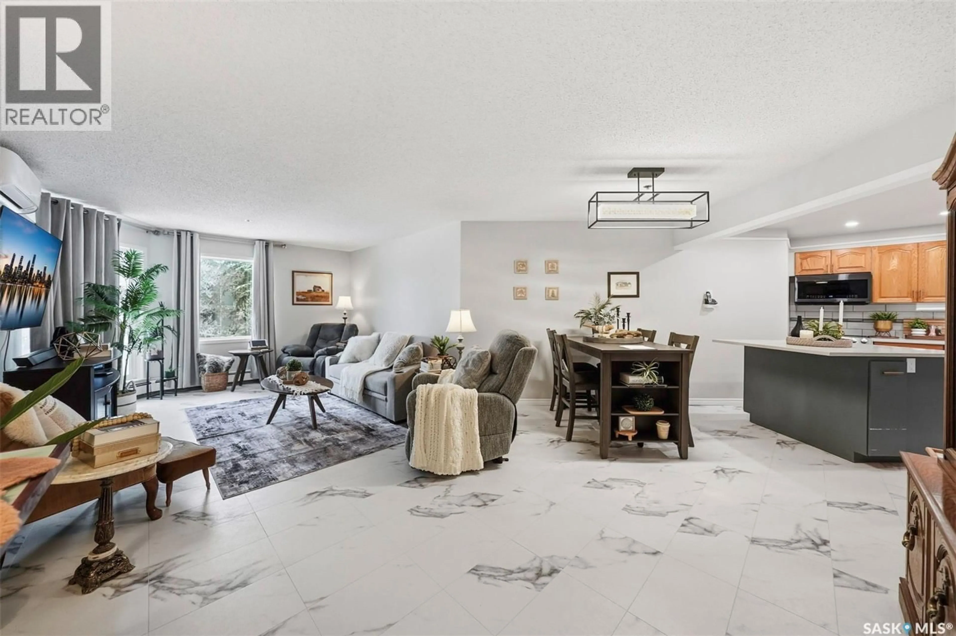 Living room with furniture, unknown for 209 - 301 CREE CRESCENT, Saskatoon Saskatchewan S7K7Y3