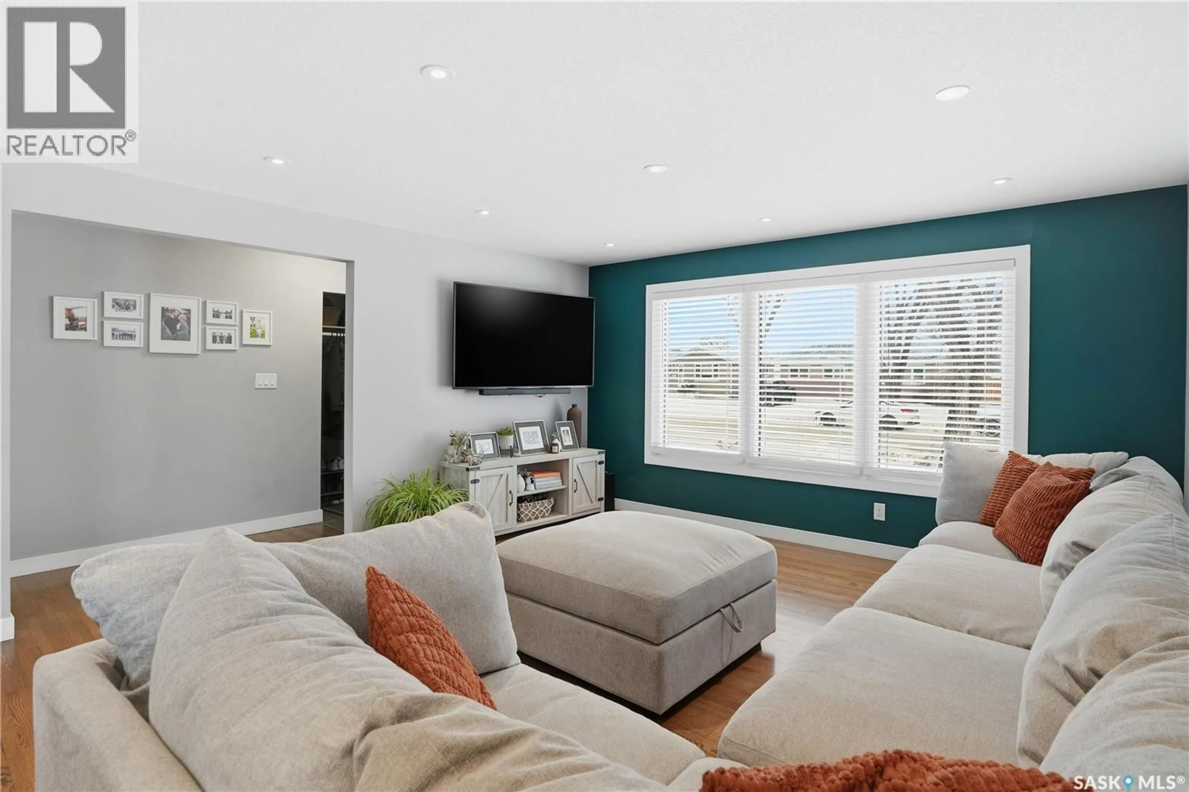 Living room with furniture, unknown for 3029 6TH AVENUE, Regina Saskatchewan S4R0P3