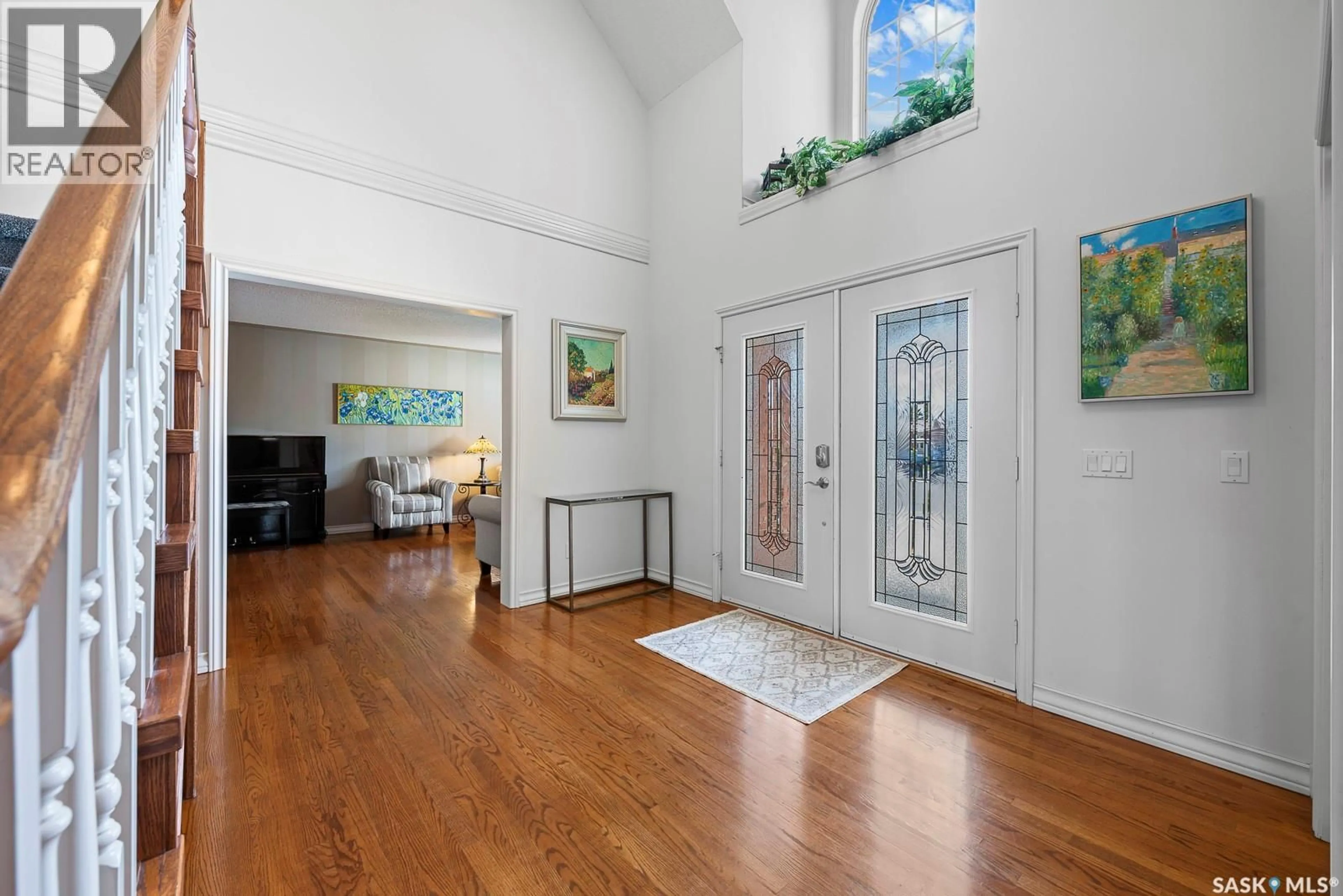 Indoor foyer for 5054 WASCANA VISTA COURT, Regina Saskatchewan S4V2S2