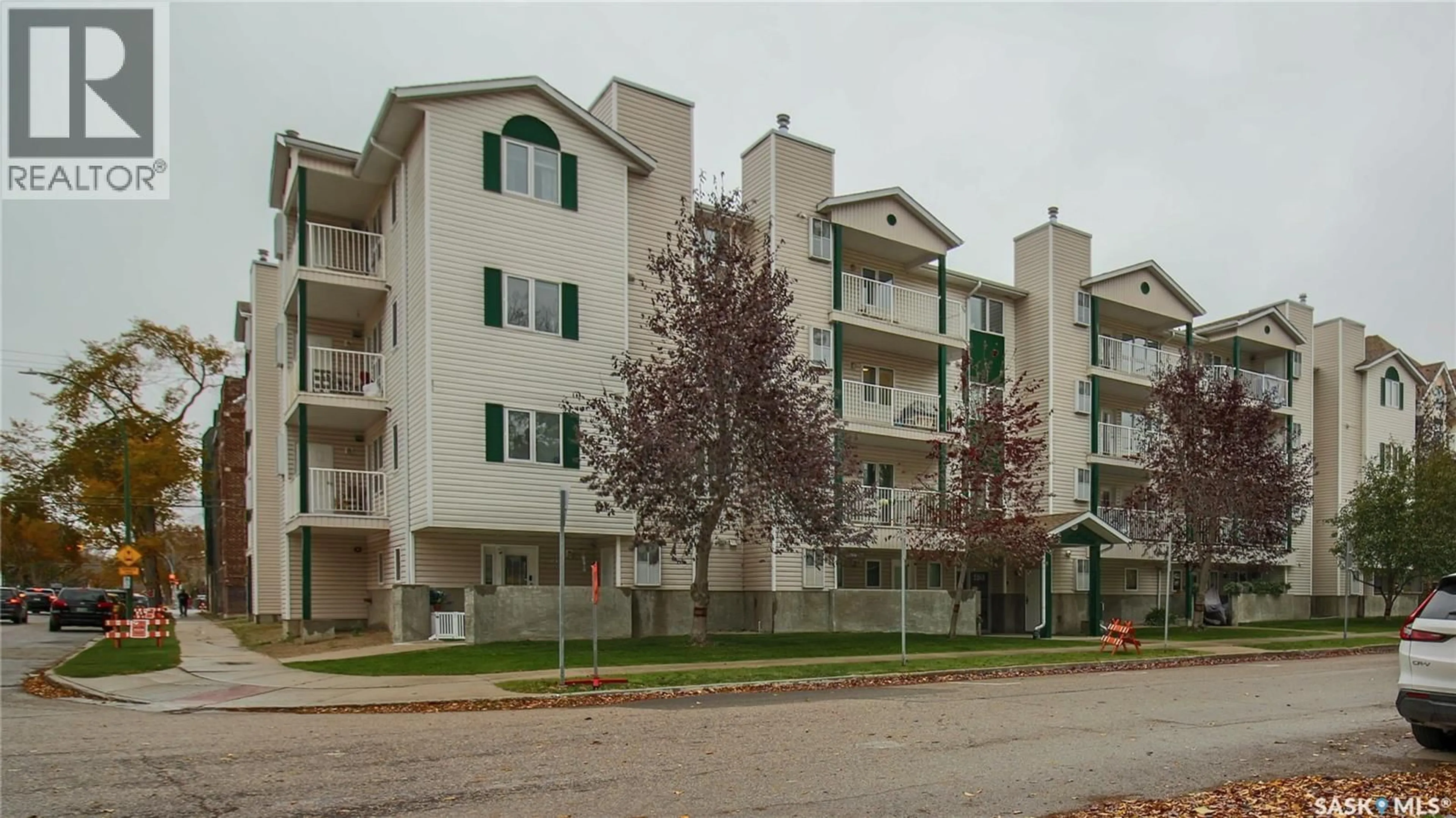 Patio, street for 305 - 2203 ANGUS STREET, Regina Saskatchewan S4T2A3