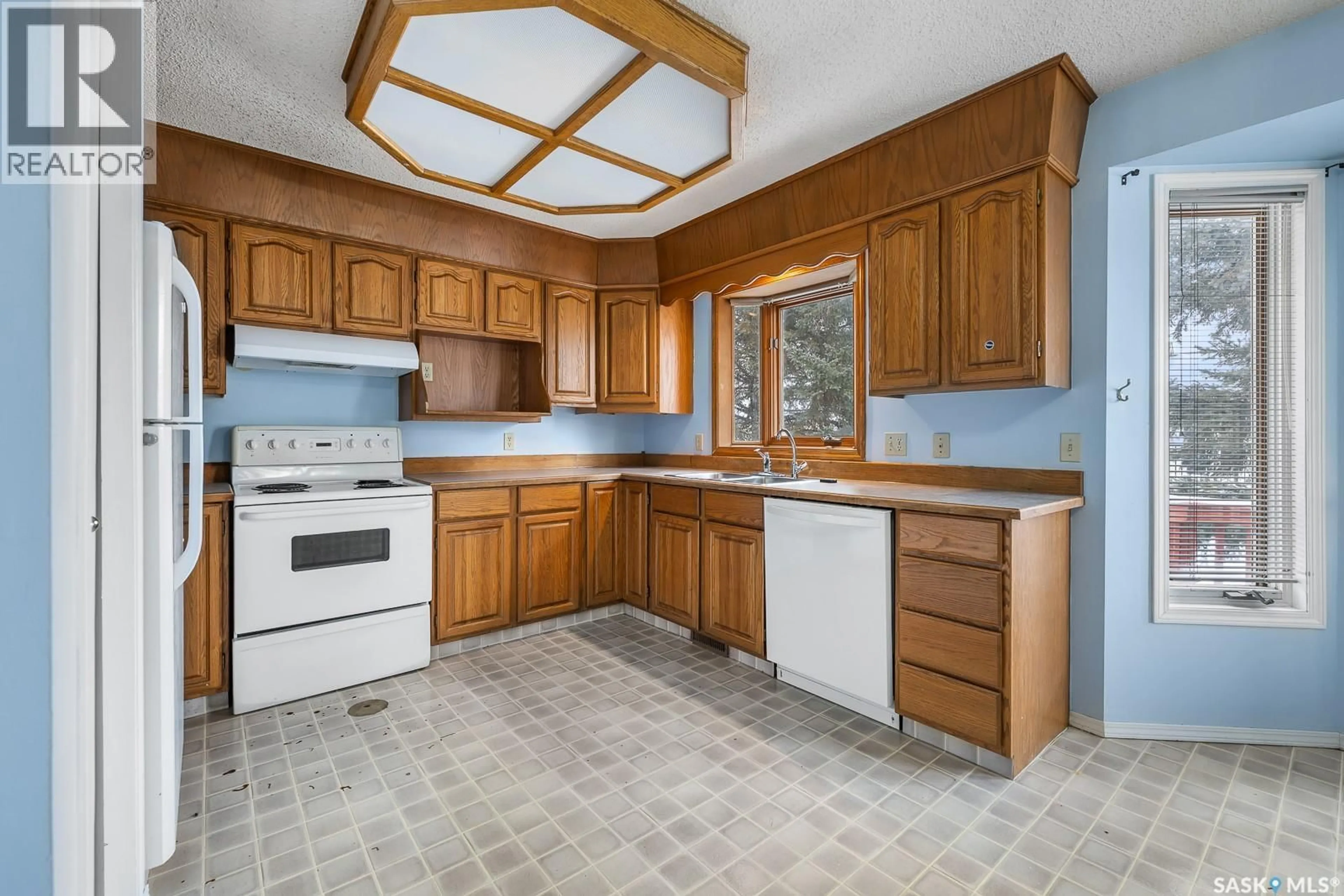 Standard kitchen, unknown for E - 3411 MIDDLETON PLACE, Regina Saskatchewan S4N7C2