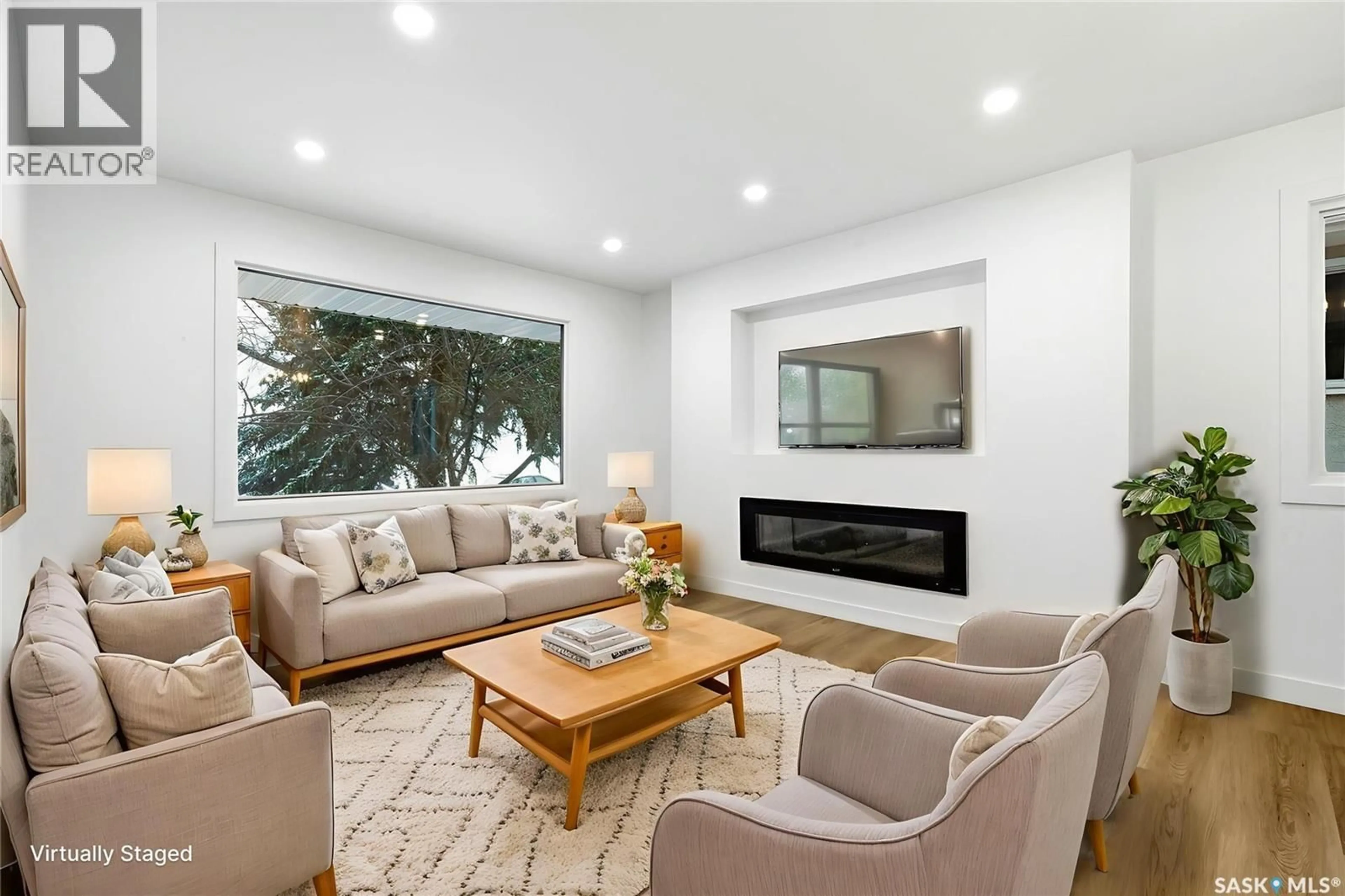 Living room with furniture, unknown for 732 EMPRESS STREET, Regina Saskatchewan S4T5C8