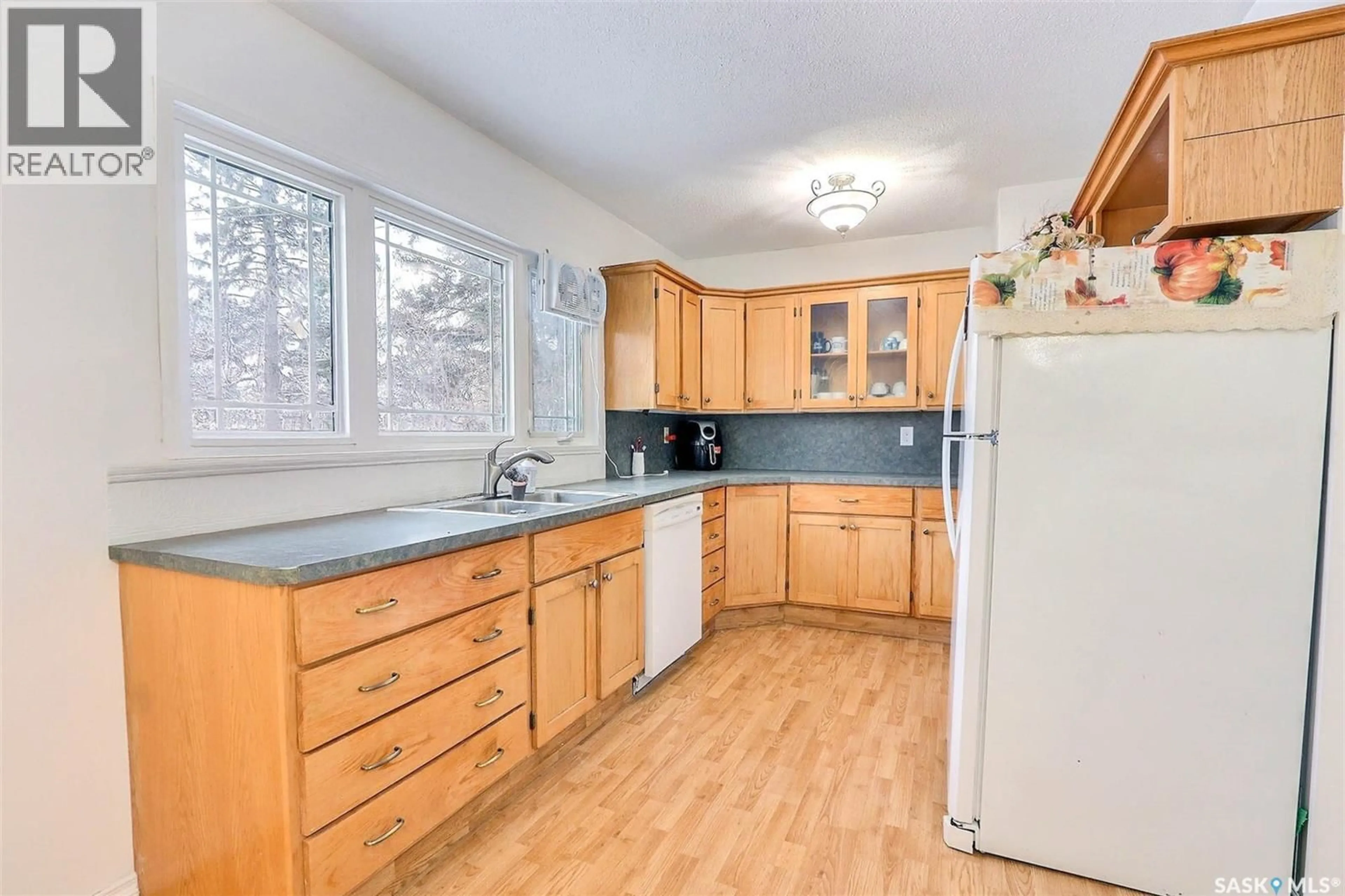 Standard kitchen, unknown for 723 EASTWOOD STREET, Prince Albert Saskatchewan S6V2T4