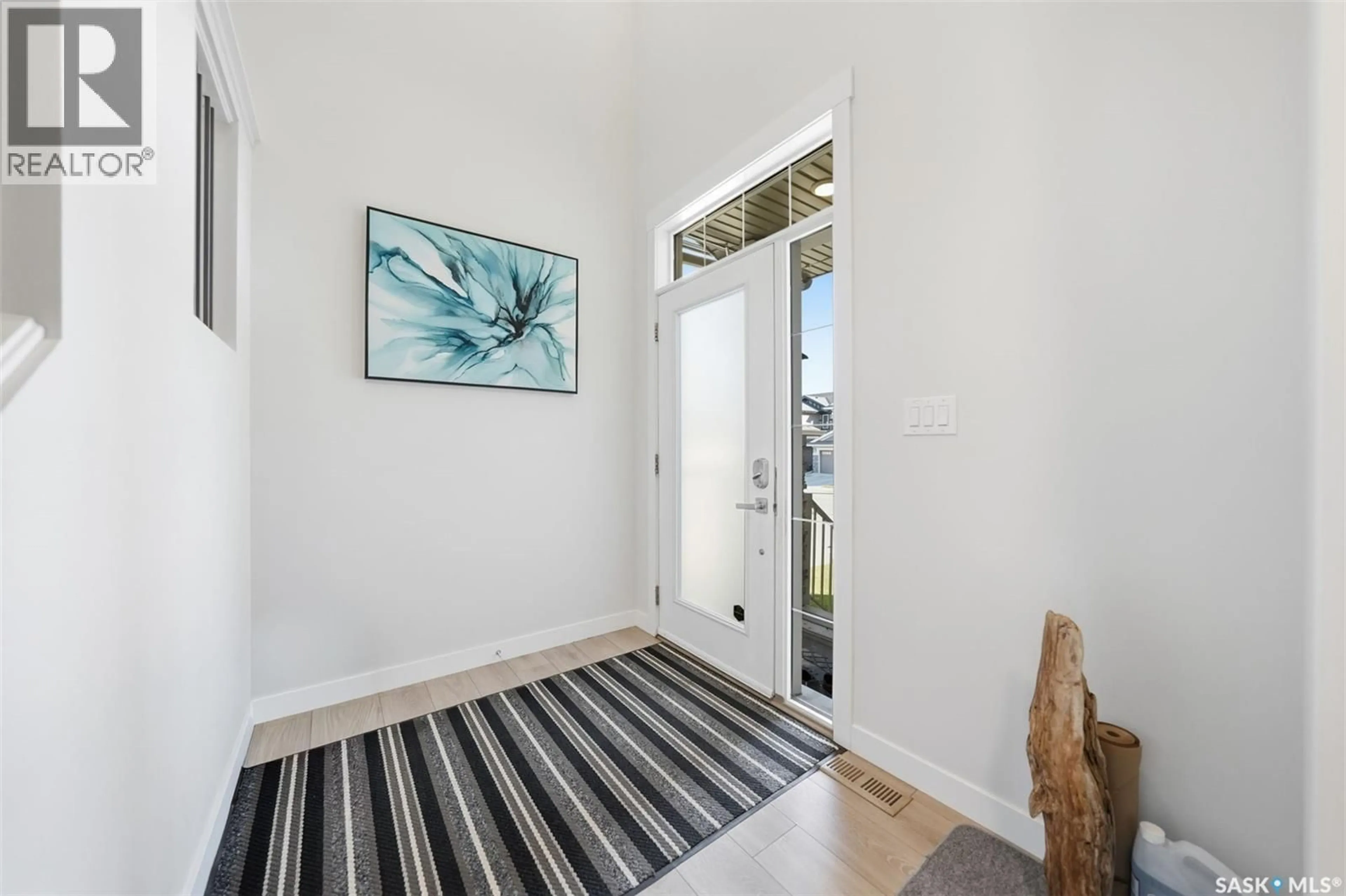 Indoor entryway for 451 MCFAULL CRESCENT, Saskatoon Saskatchewan S7V0T2