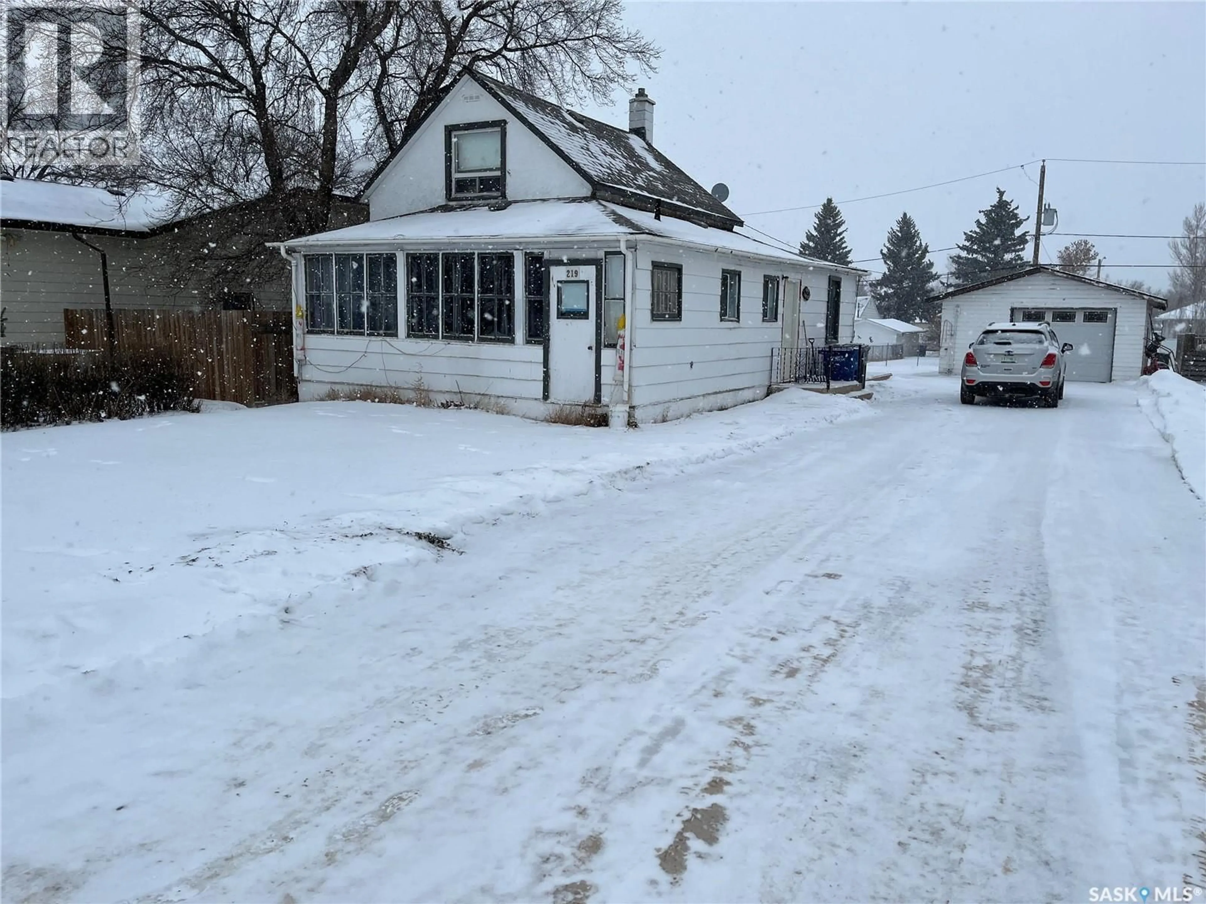 Unknown for 219 1ST AVENUE, Gravelbourg Saskatchewan S0H1X0