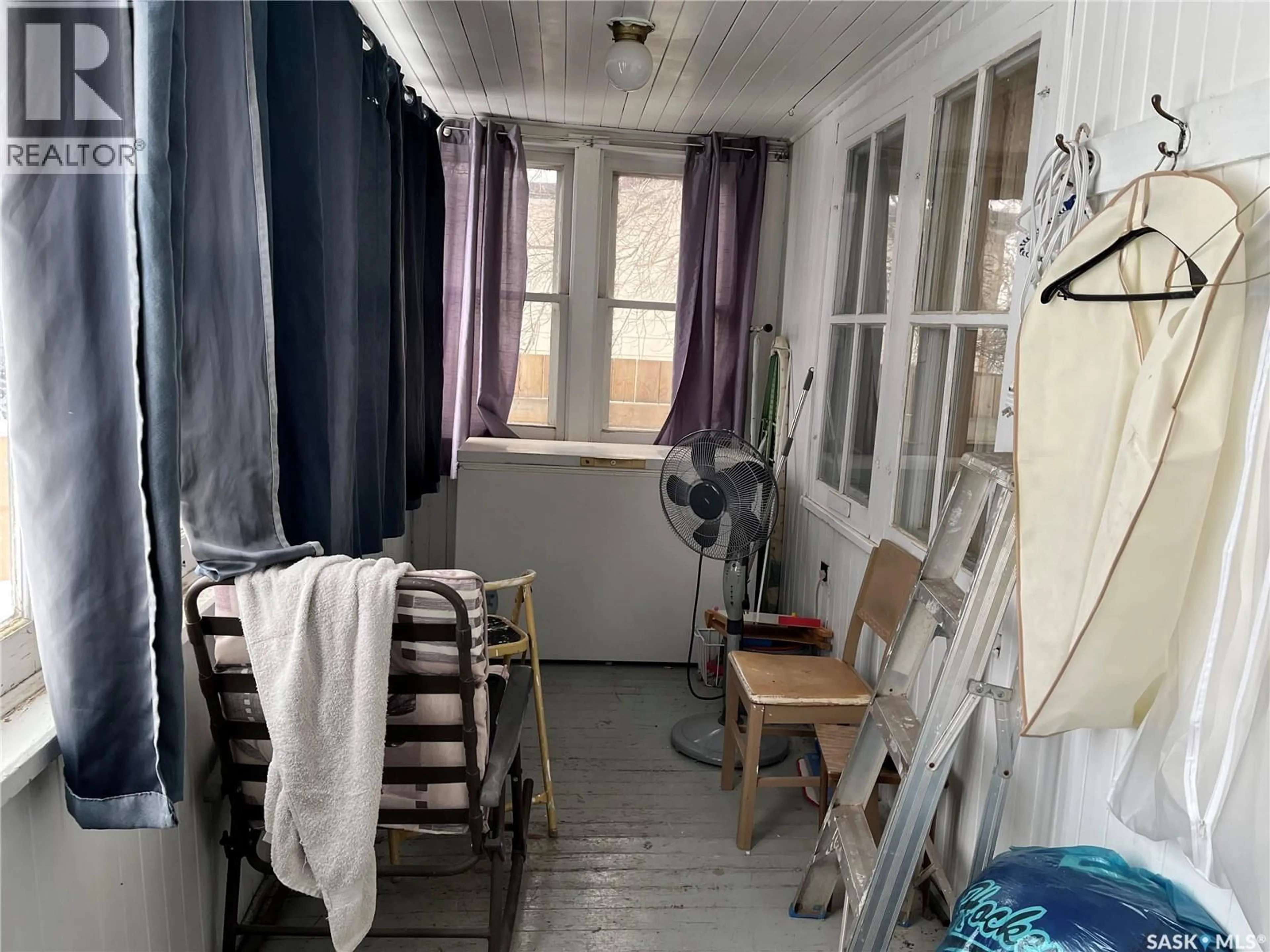 A pic of a room for 219 1ST AVENUE, Gravelbourg Saskatchewan S0H1X0