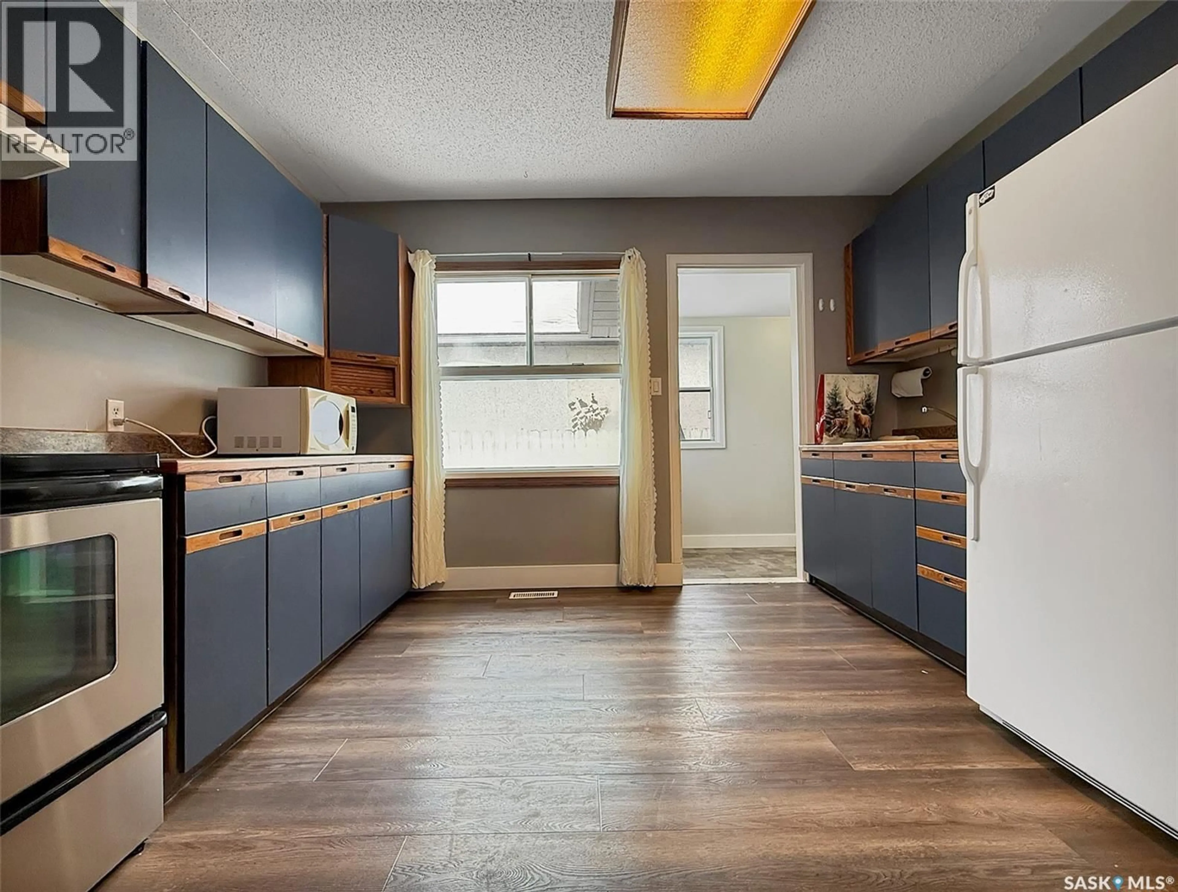 Standard kitchen, unknown for 120 CENTRAL AVENUE, Swift Current Saskatchewan S9H3E8