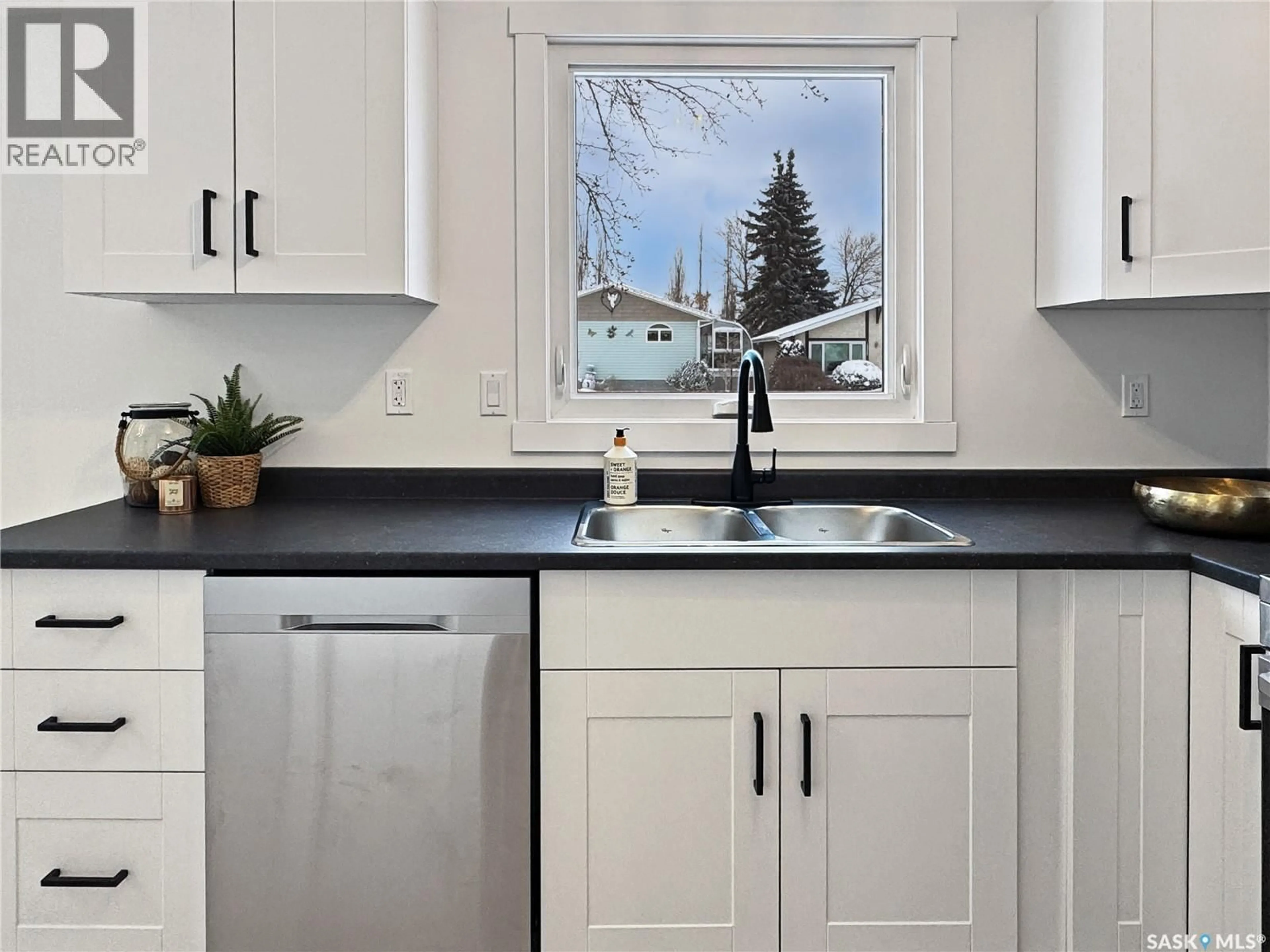 Unknown for 10929 SCOTT DRIVE, North Battleford Saskatchewan S9A3N2