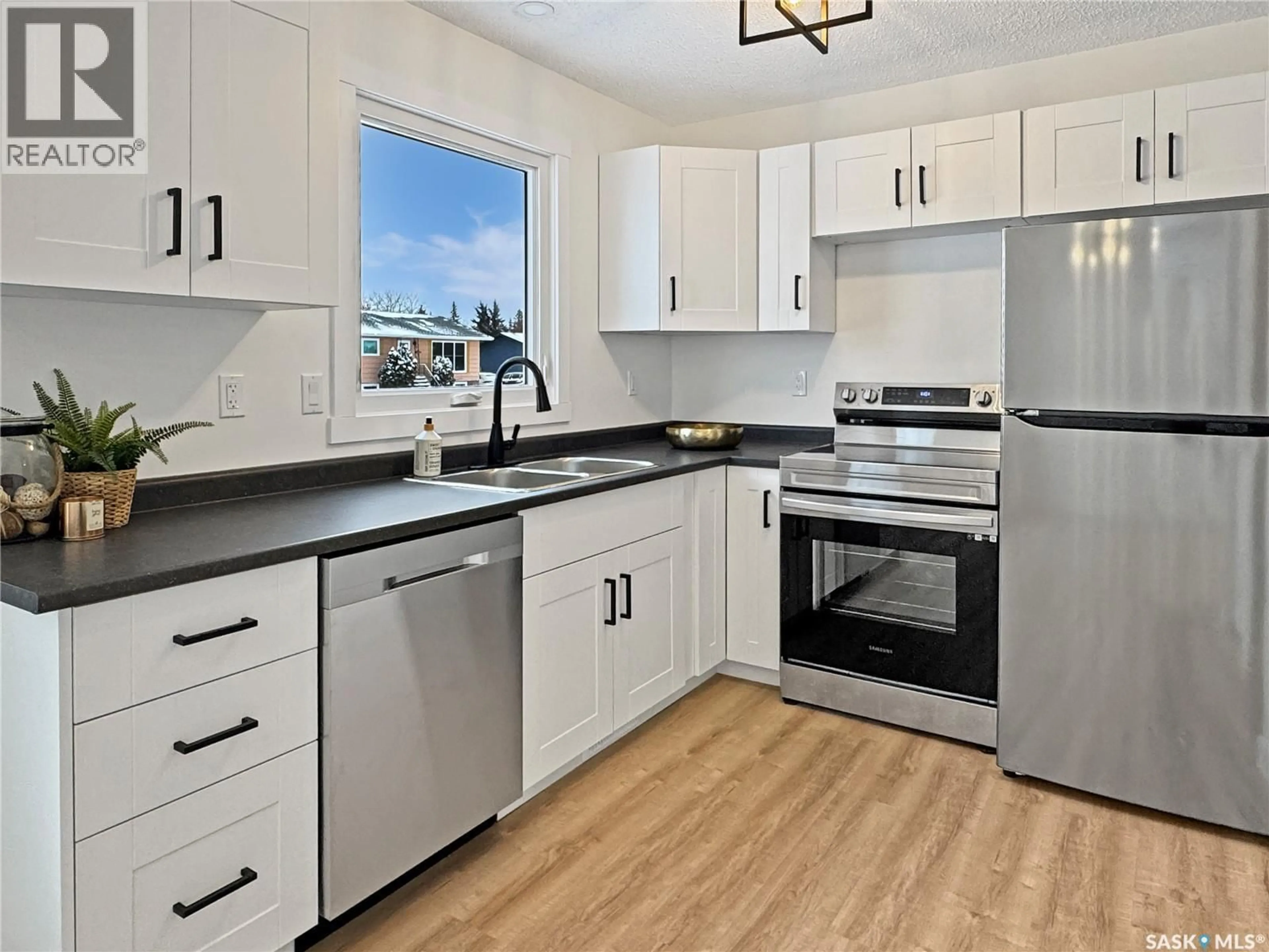 Standard kitchen, unknown for 10929 SCOTT DRIVE, North Battleford Saskatchewan S9A3N2