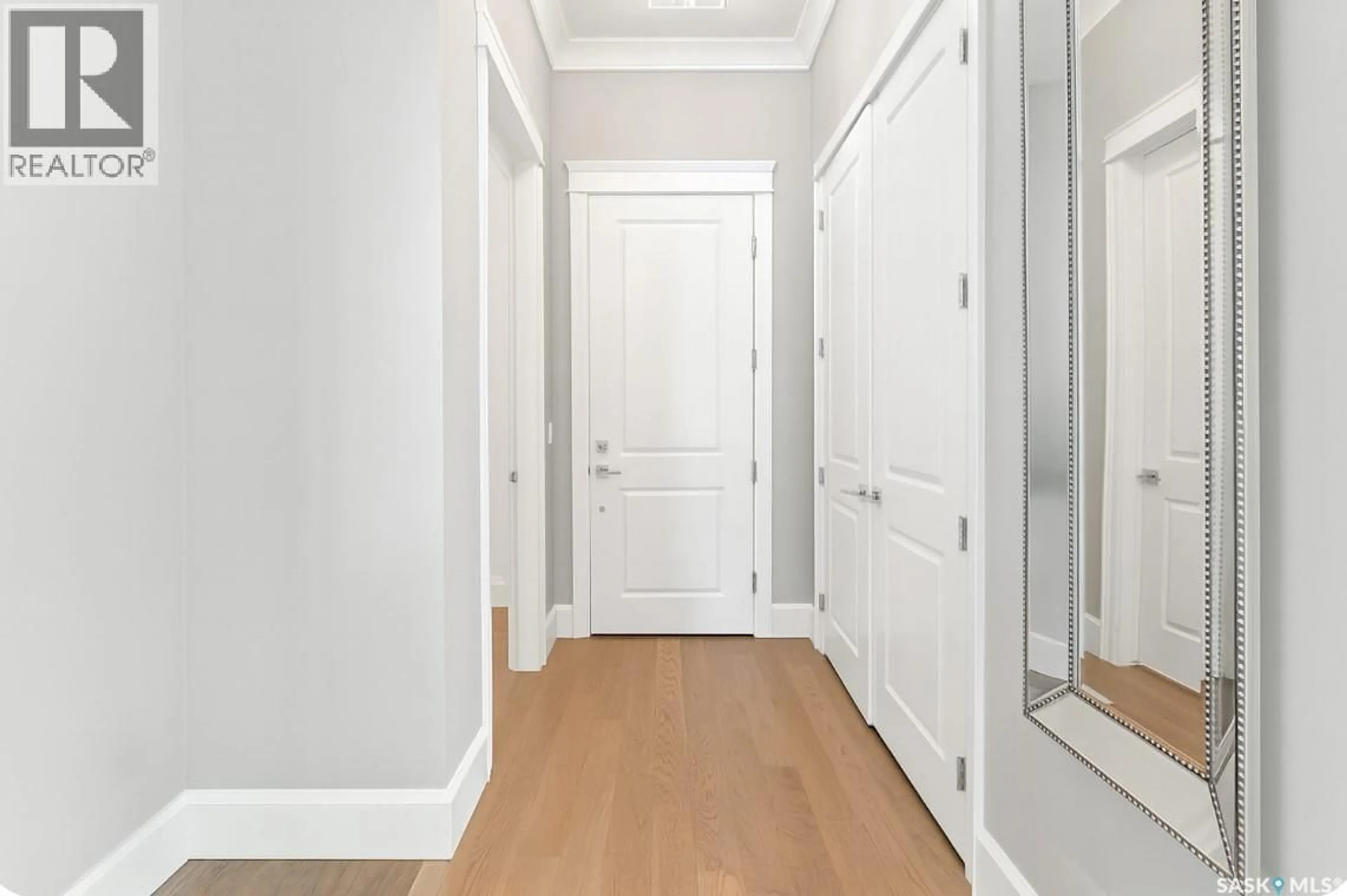 Indoor entryway for 306 - 404 CARTWRIGHT STREET, Saskatoon Saskatchewan S7T0W6