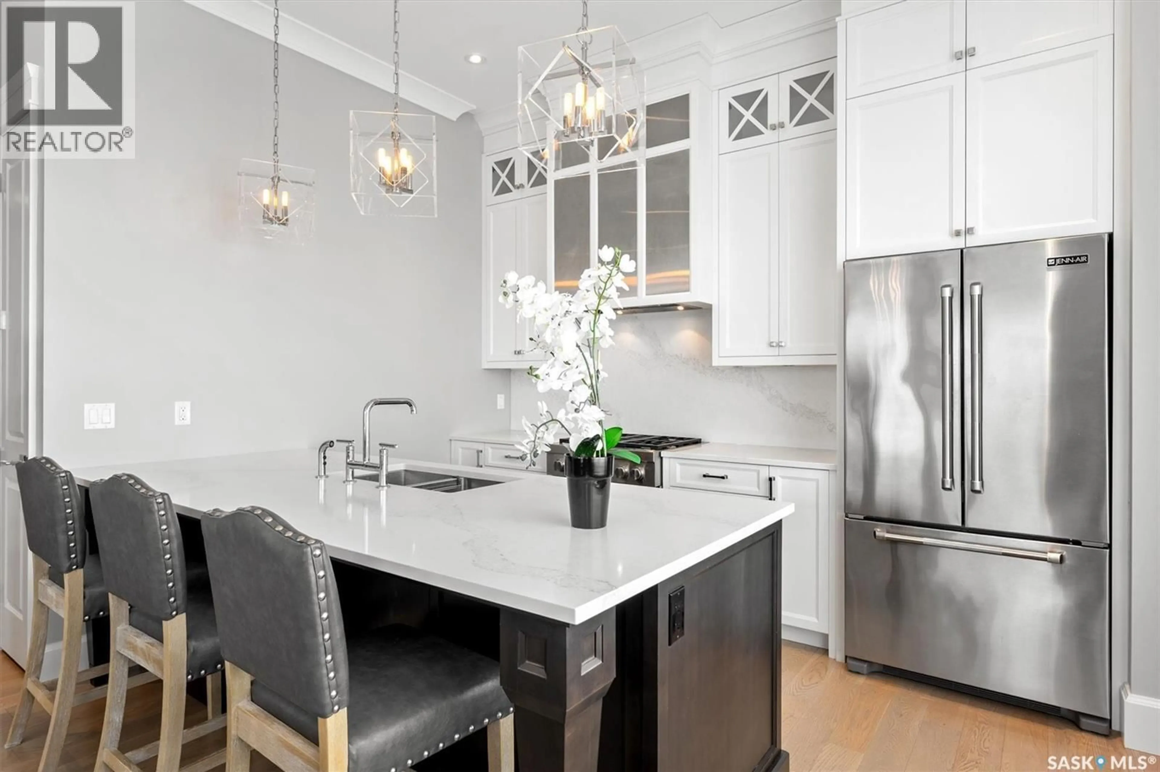 Contemporary kitchen, ceramic/tile floor for 306 - 404 CARTWRIGHT STREET, Saskatoon Saskatchewan S7T0W6