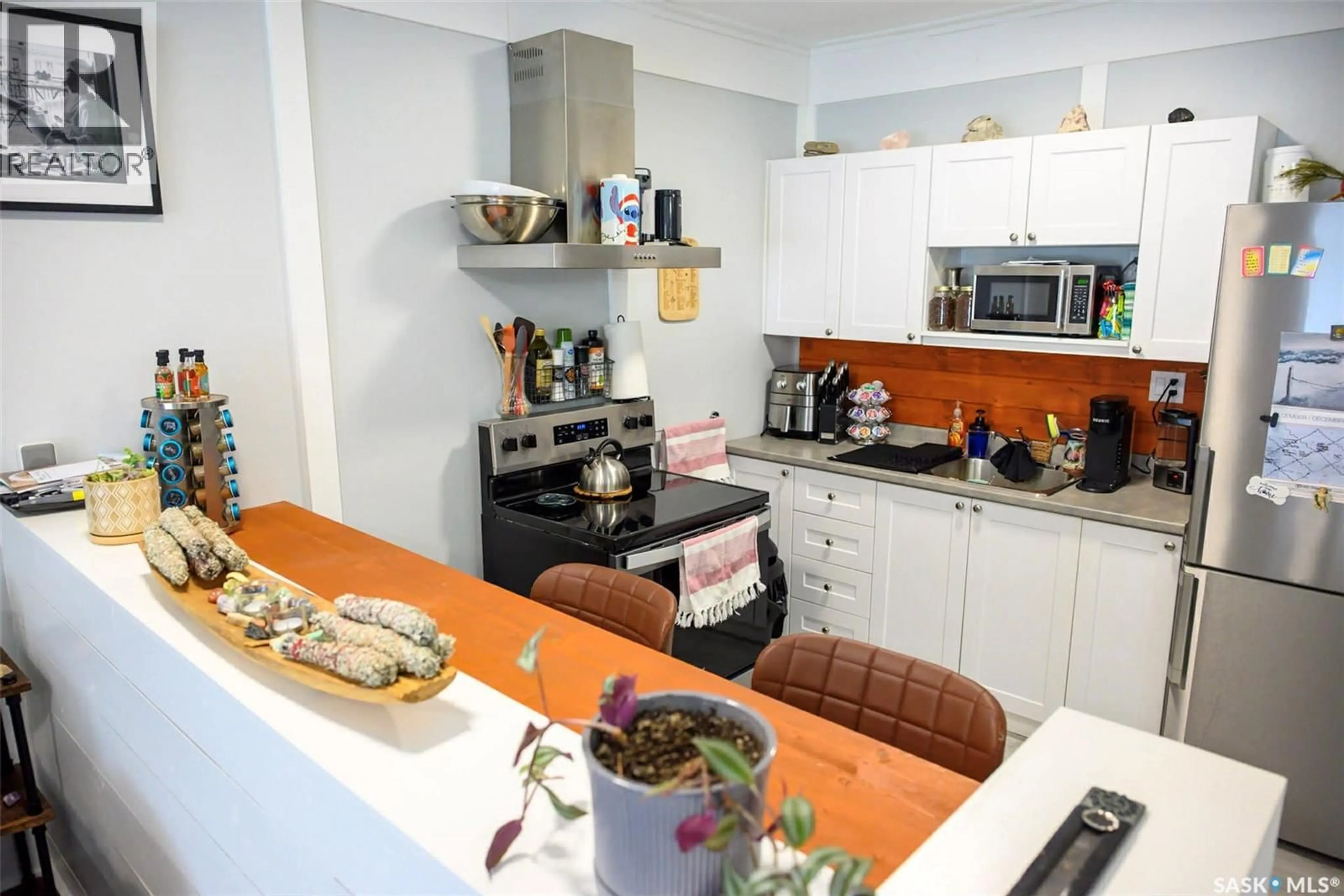 Standard kitchen, unknown for 1225 WASCANA STREET, Regina Saskatchewan S4T4J2