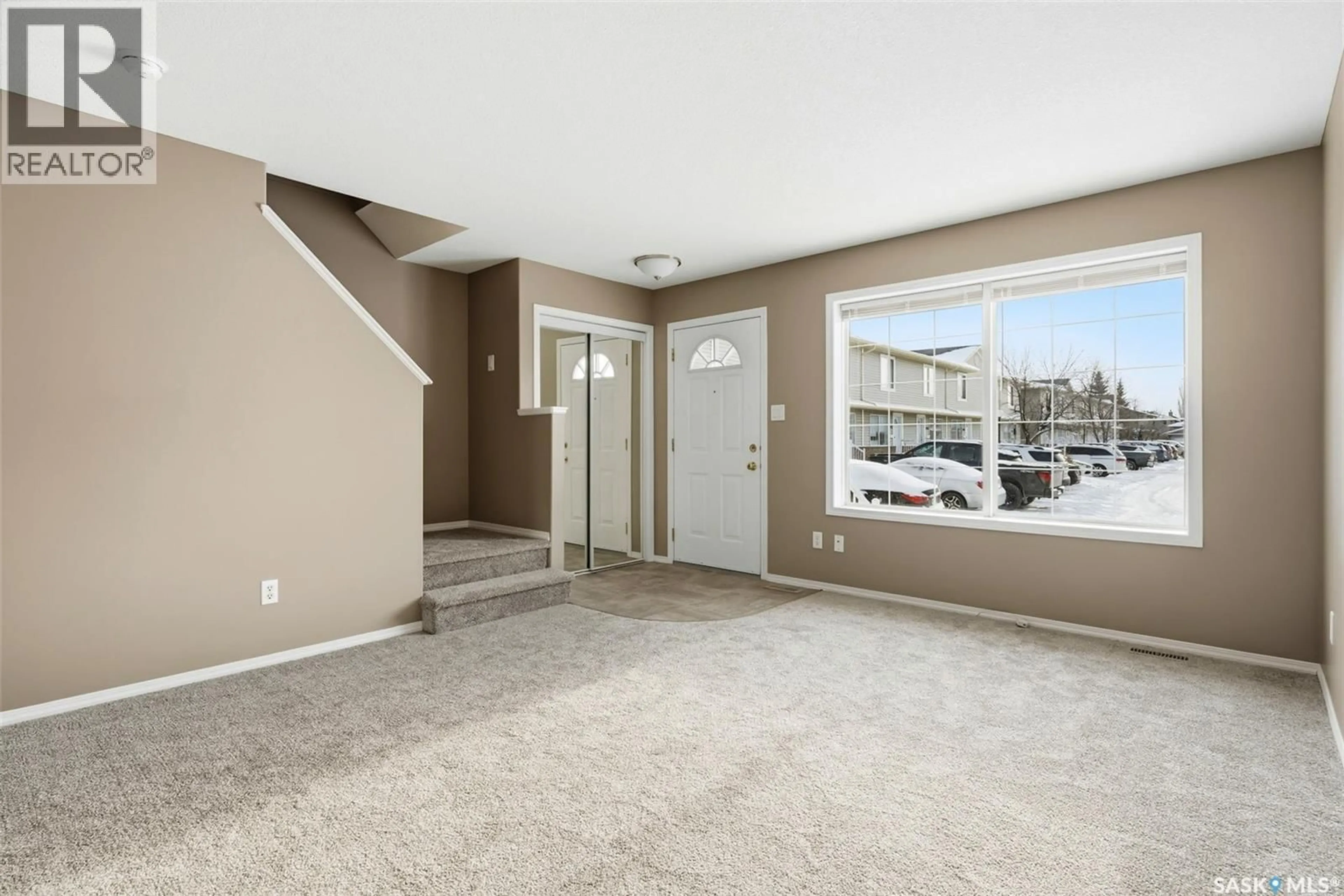 Indoor entryway for 2748 CRANBOURN CRESCENT, Regina Saskatchewan S4V3C1