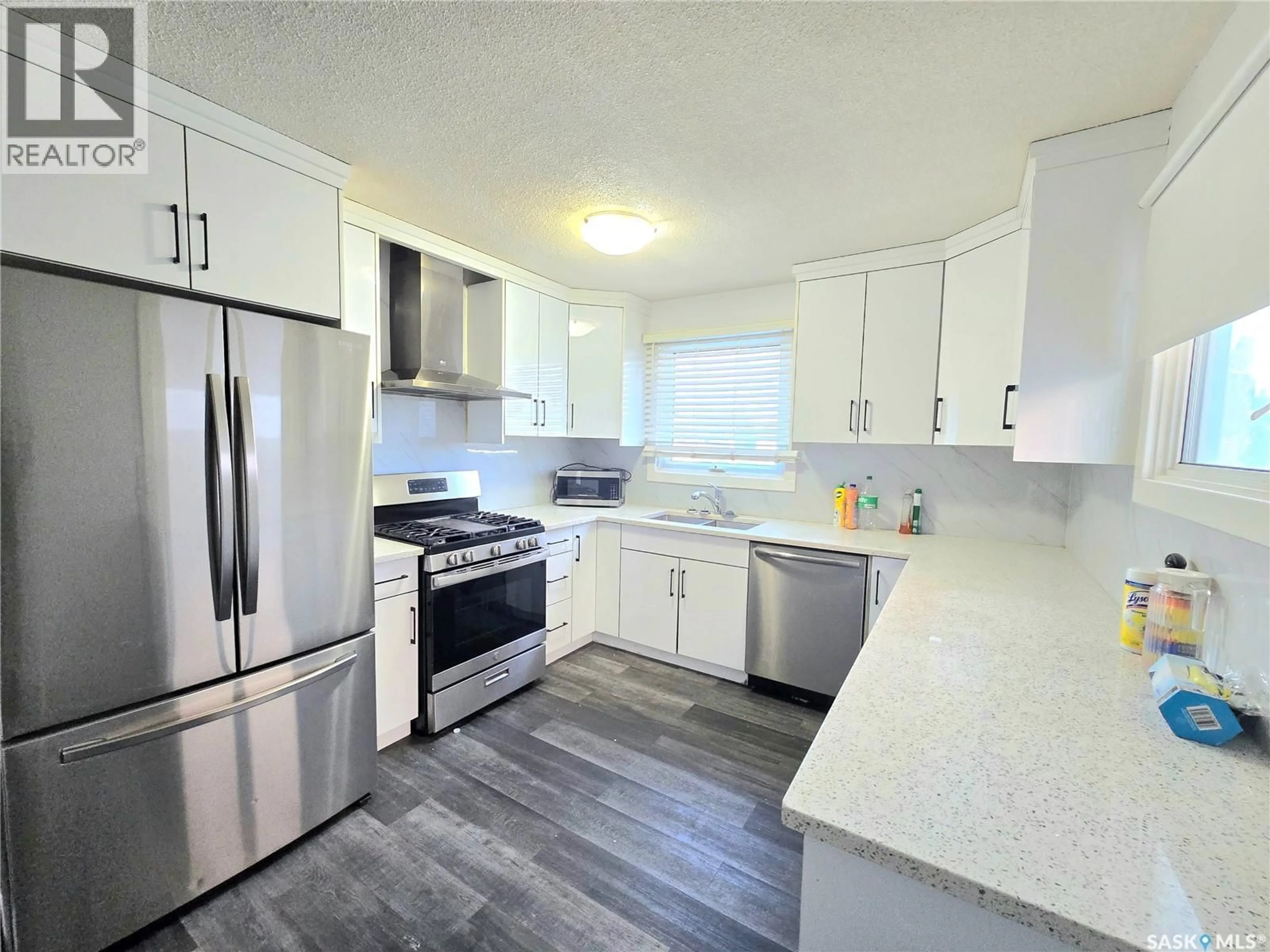 Open concept kitchen, unknown for 210 WESTERN CRESCENT, Saskatoon Saskatchewan S7H4J6