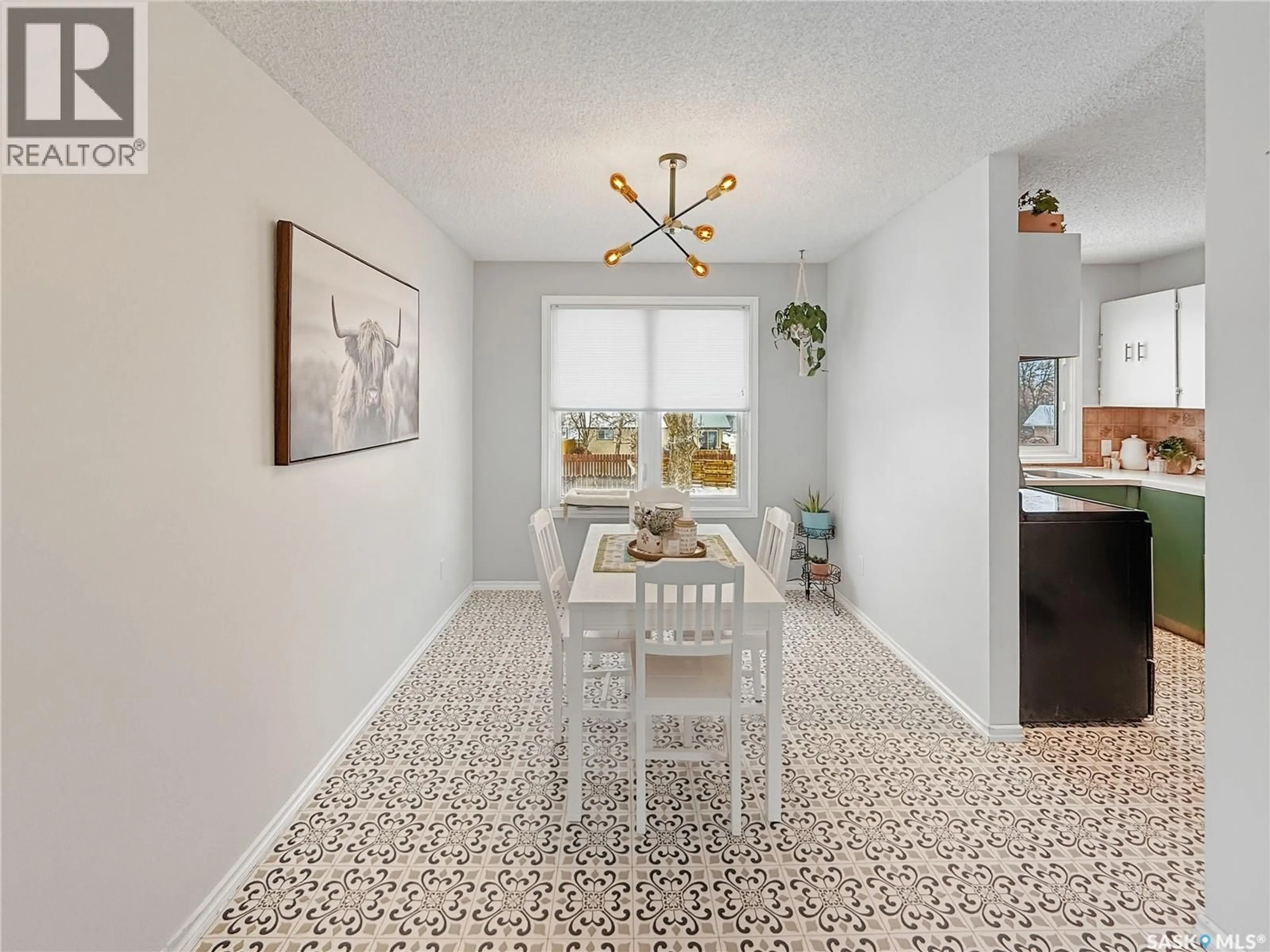 Dining room, ceramic/tile floor for 413 HAYES DRIVE, Swift Current Saskatchewan S9H4H2