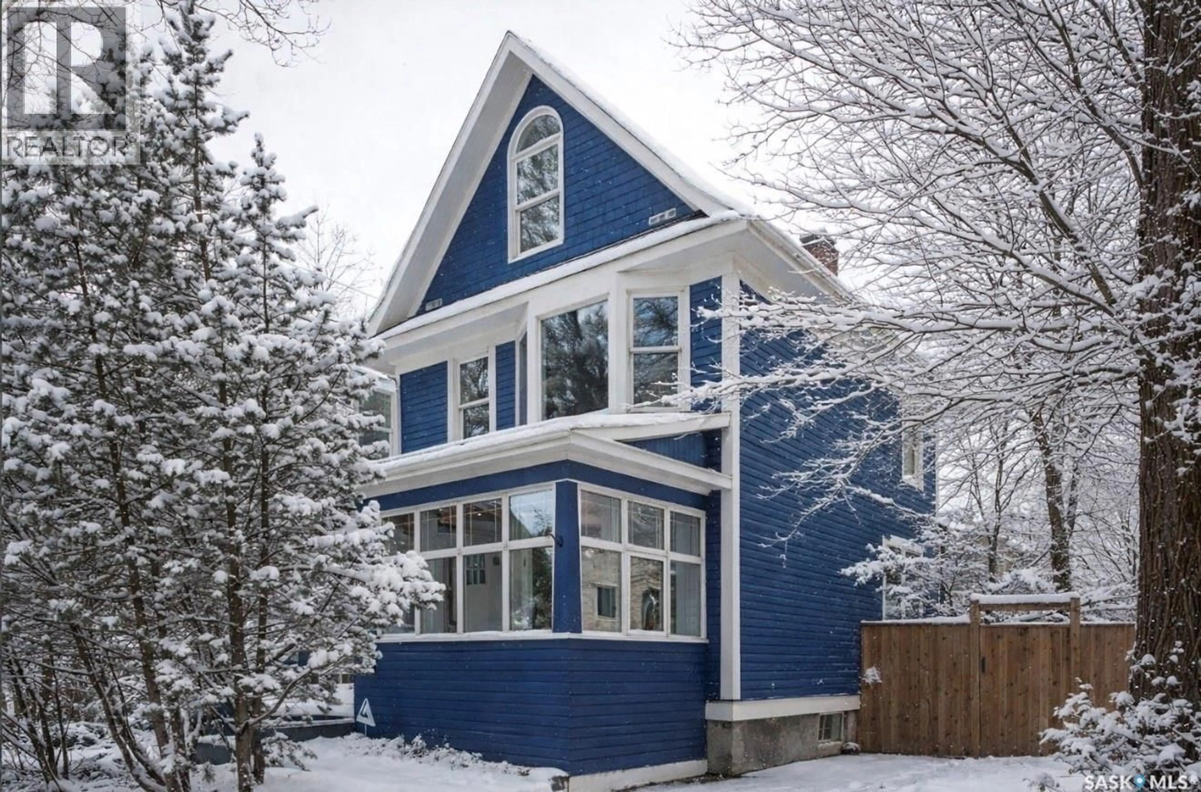 Home with vinyl exterior material, street for 1018 AIRD STREET, Saskatoon Saskatchewan S7N0T1