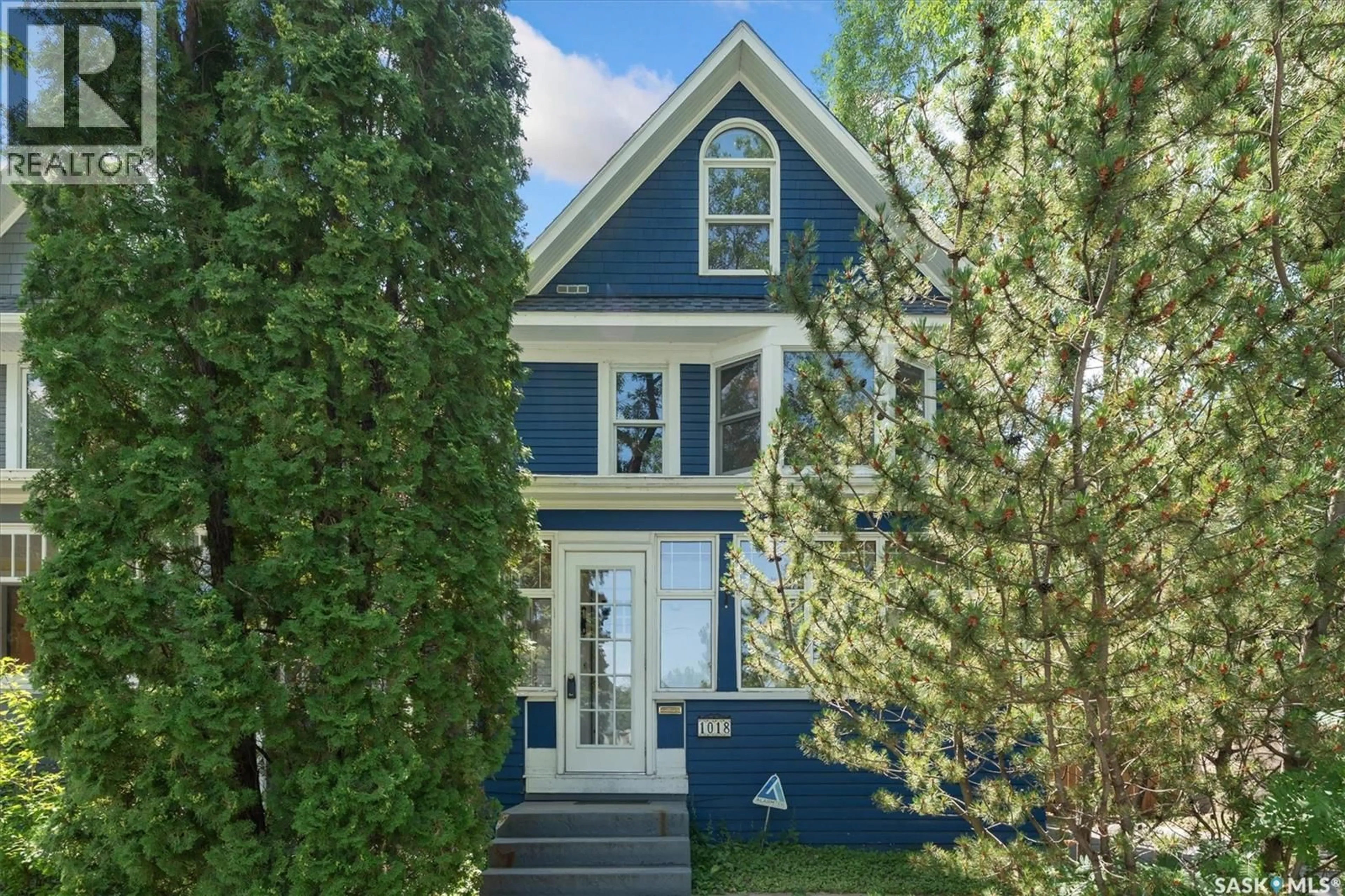 Home with vinyl exterior material, street for 1018 AIRD STREET, Saskatoon Saskatchewan S7N0T1