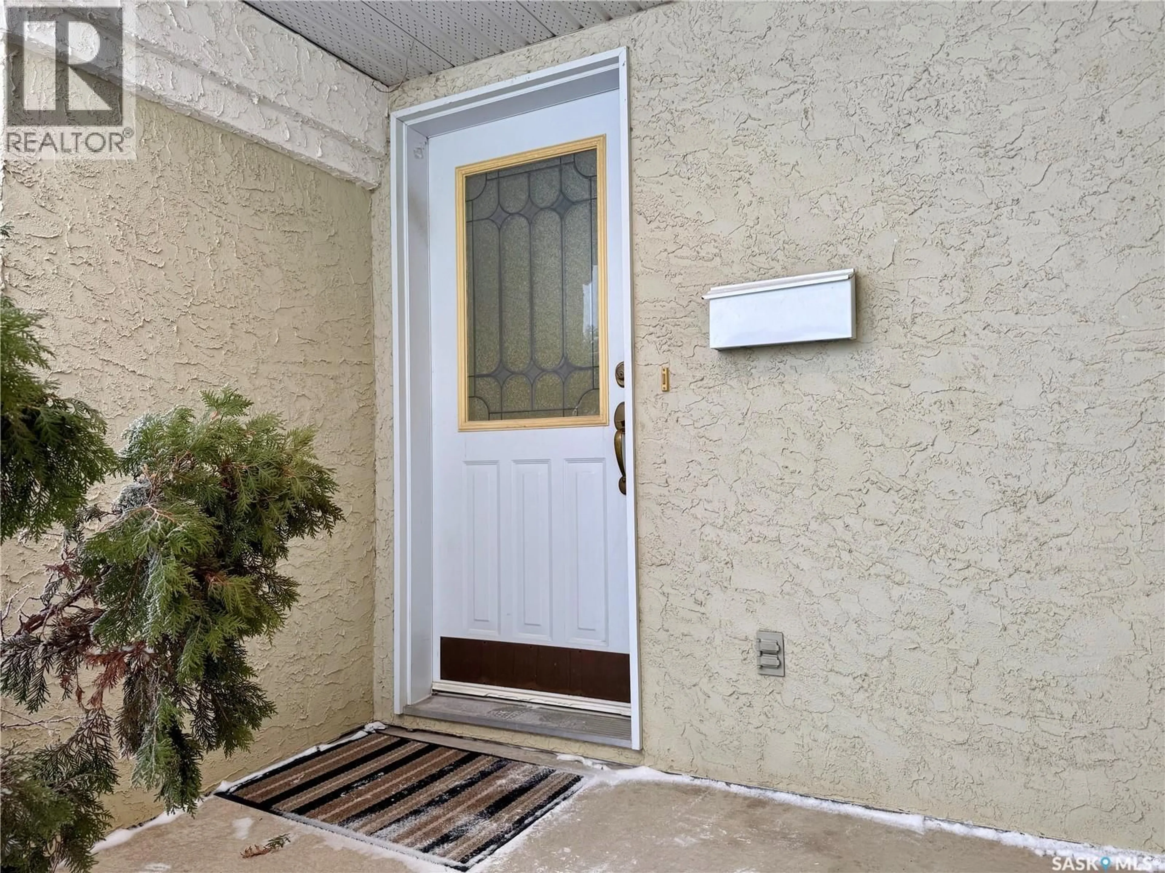 Indoor entryway for 68 RUSSELL DRIVE, Yorkton Saskatchewan S3N3W2