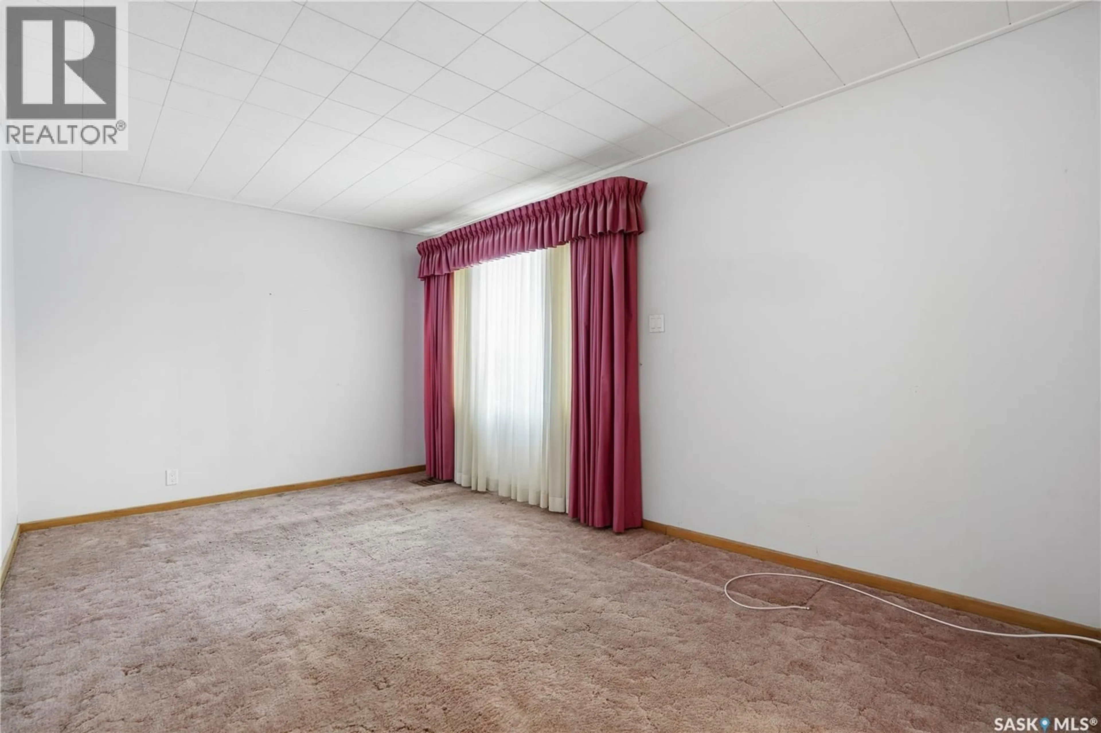 A pic of a room for 4708 4TH AVENUE, Regina Saskatchewan S4T0J1