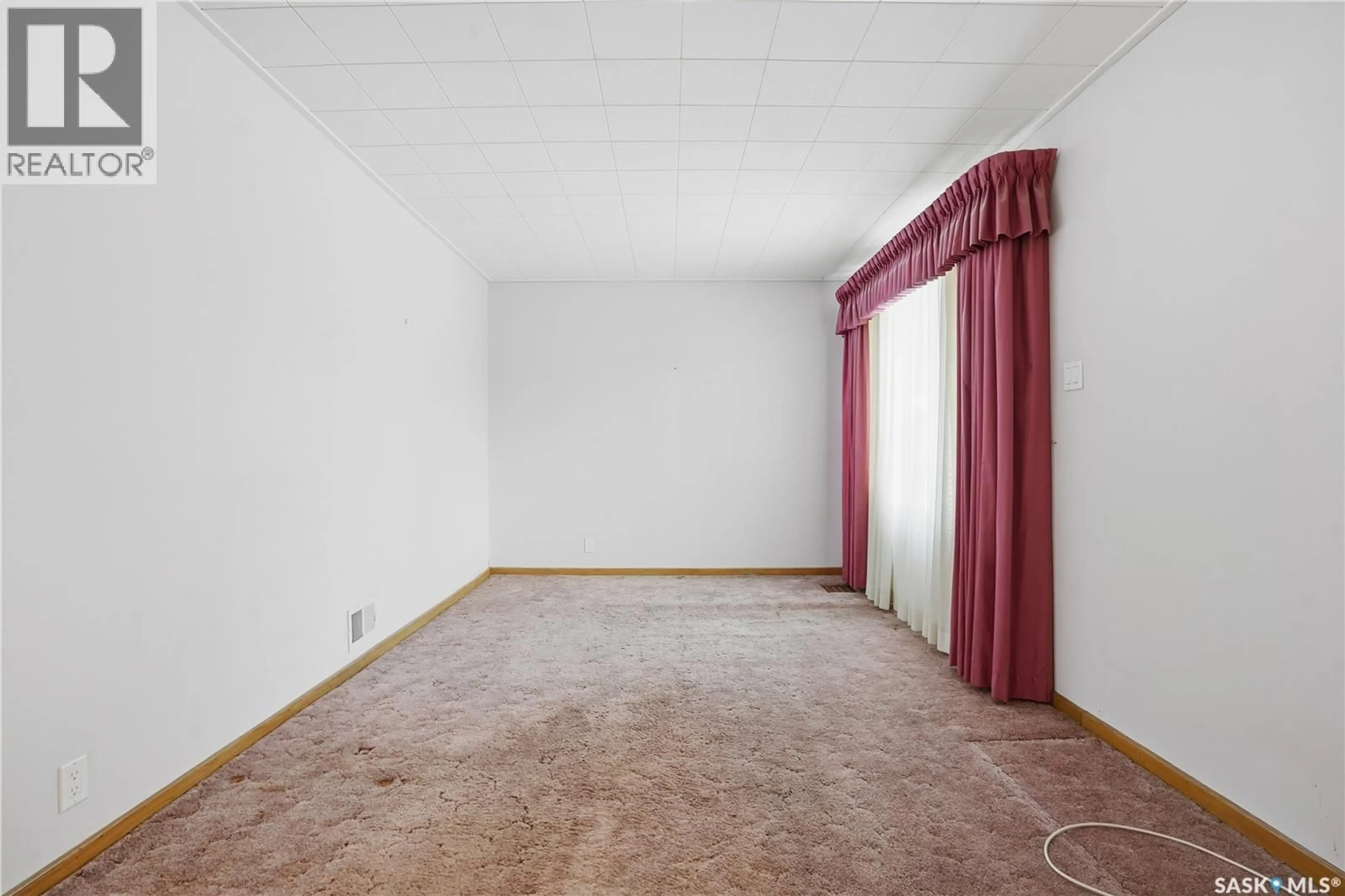 A pic of a room for 4708 4TH AVENUE, Regina Saskatchewan S4T0J1