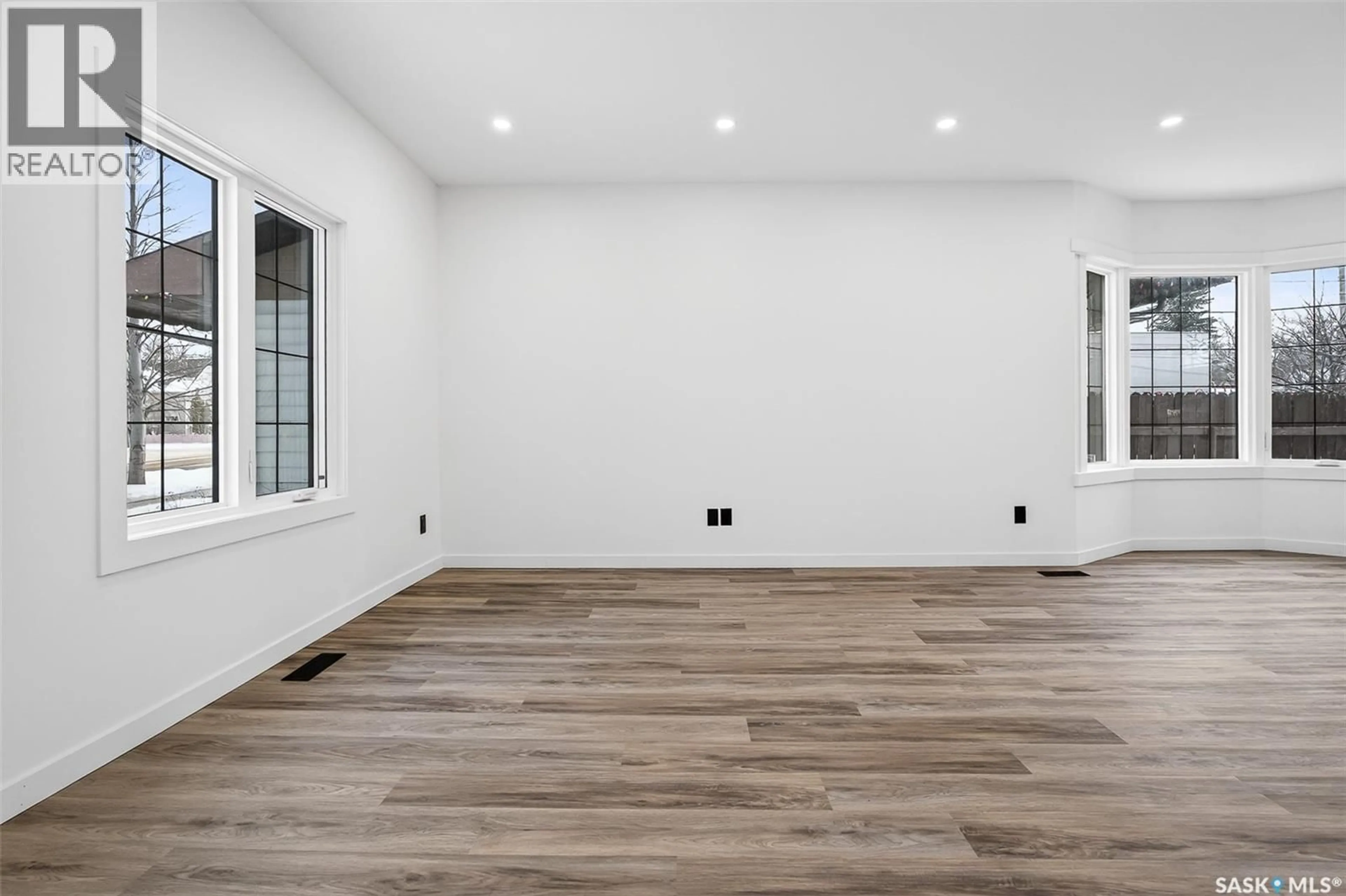 A pic of a room for 326 MAIN STREET, Moose Jaw Saskatchewan S6H4V3