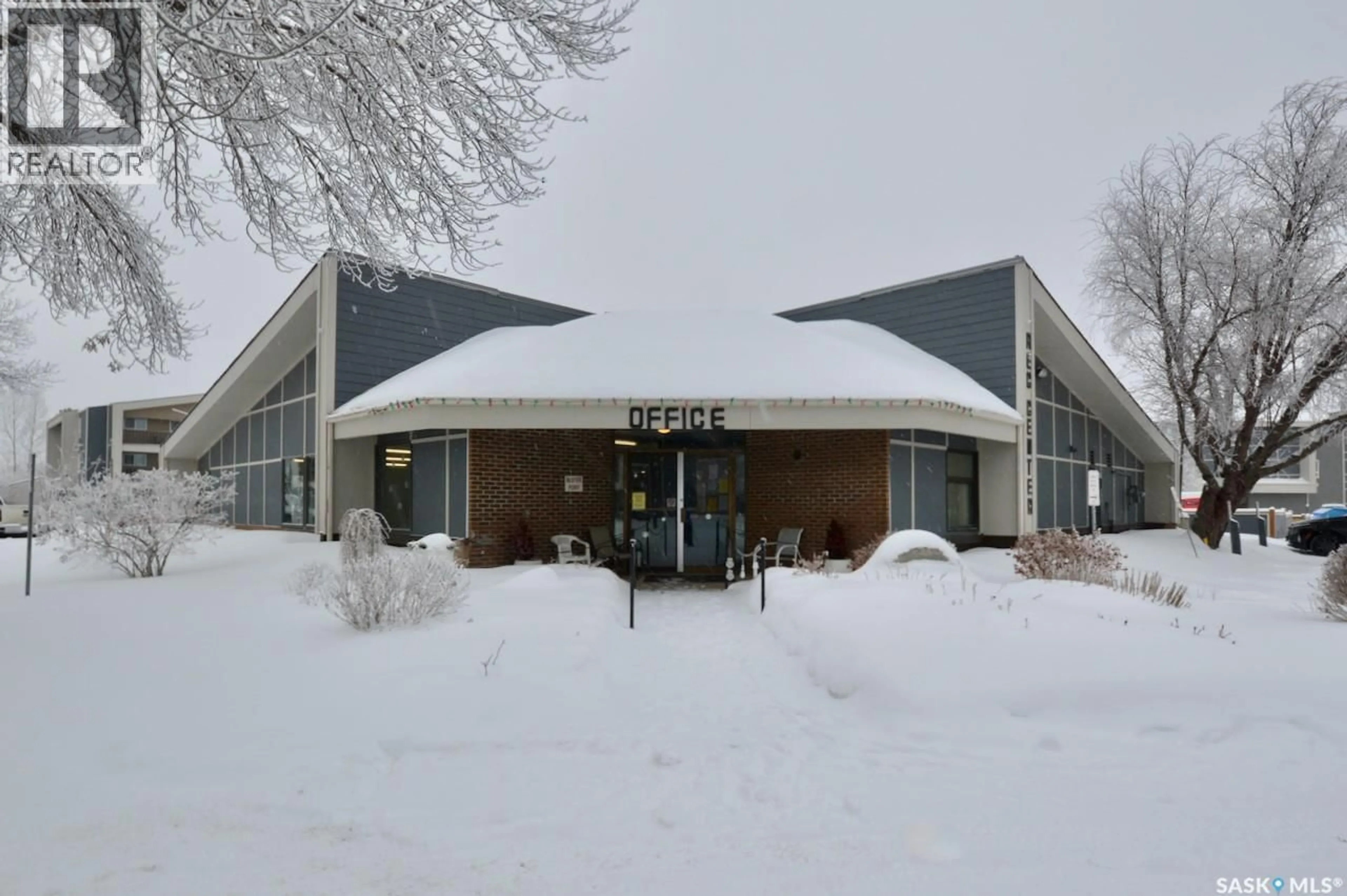 Indoor foyer for 1122 425 115TH STREET, Saskatoon Saskatchewan S7N2E5