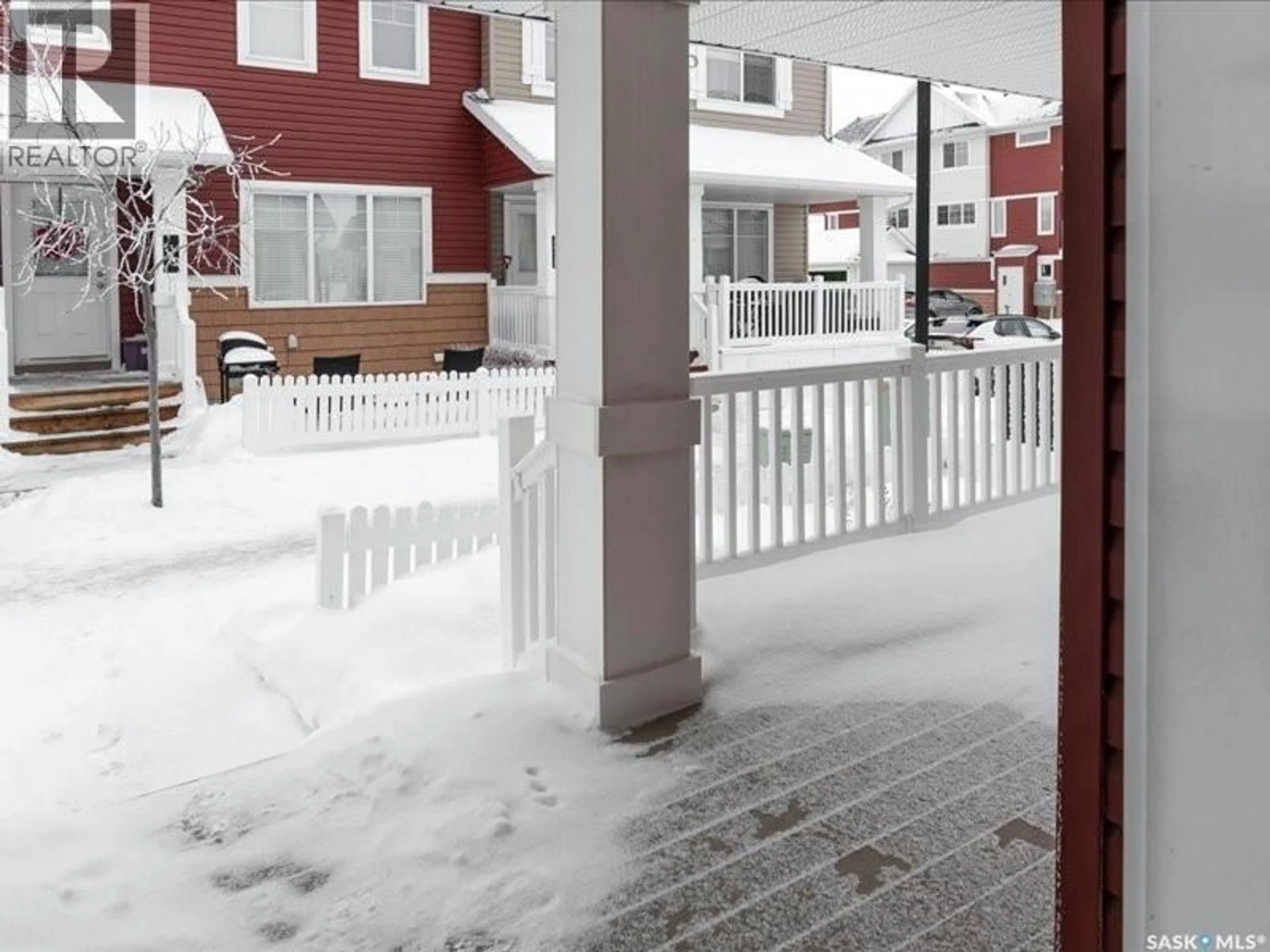 Patio, street for 5286 - 20 AERODROME ROAD, Regina Saskatchewan S4W0H7