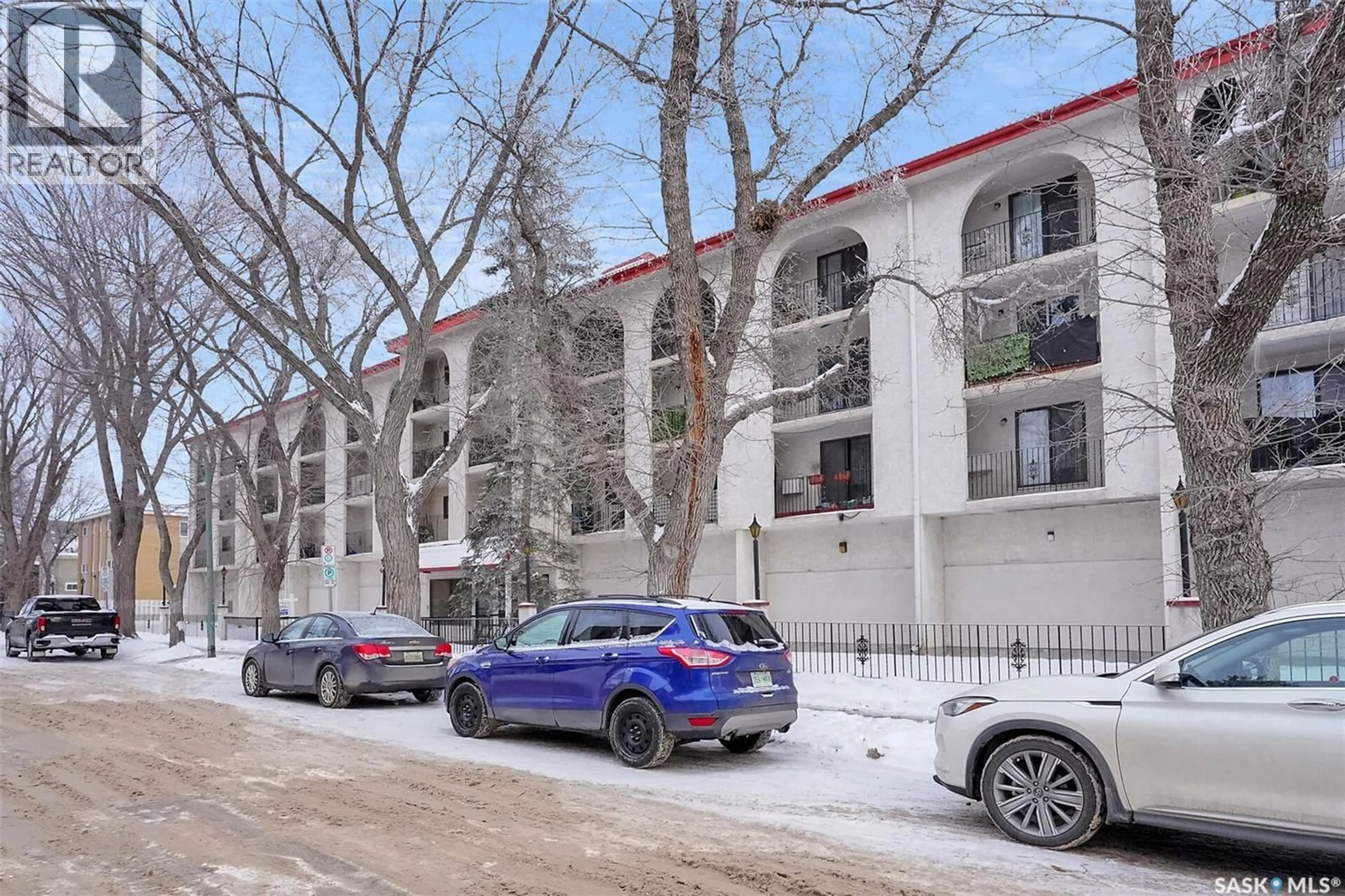 Parking for 402 - 2125 OSLER STREET, Regina Saskatchewan S4P4G9