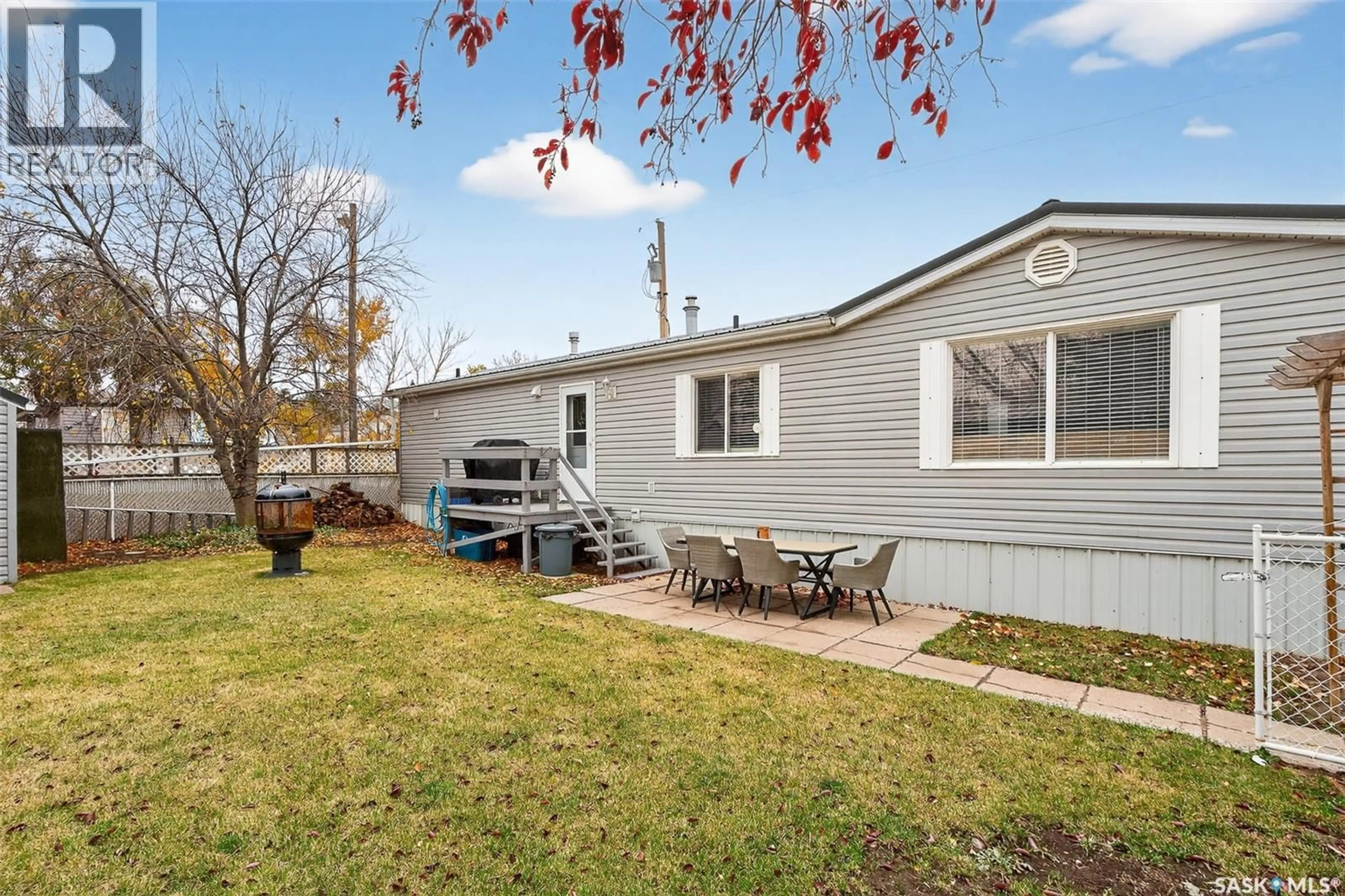 Home with vinyl exterior material, unknown for F5 - 1295 9TH AVENUE, Moose Jaw Saskatchewan S6J1C6