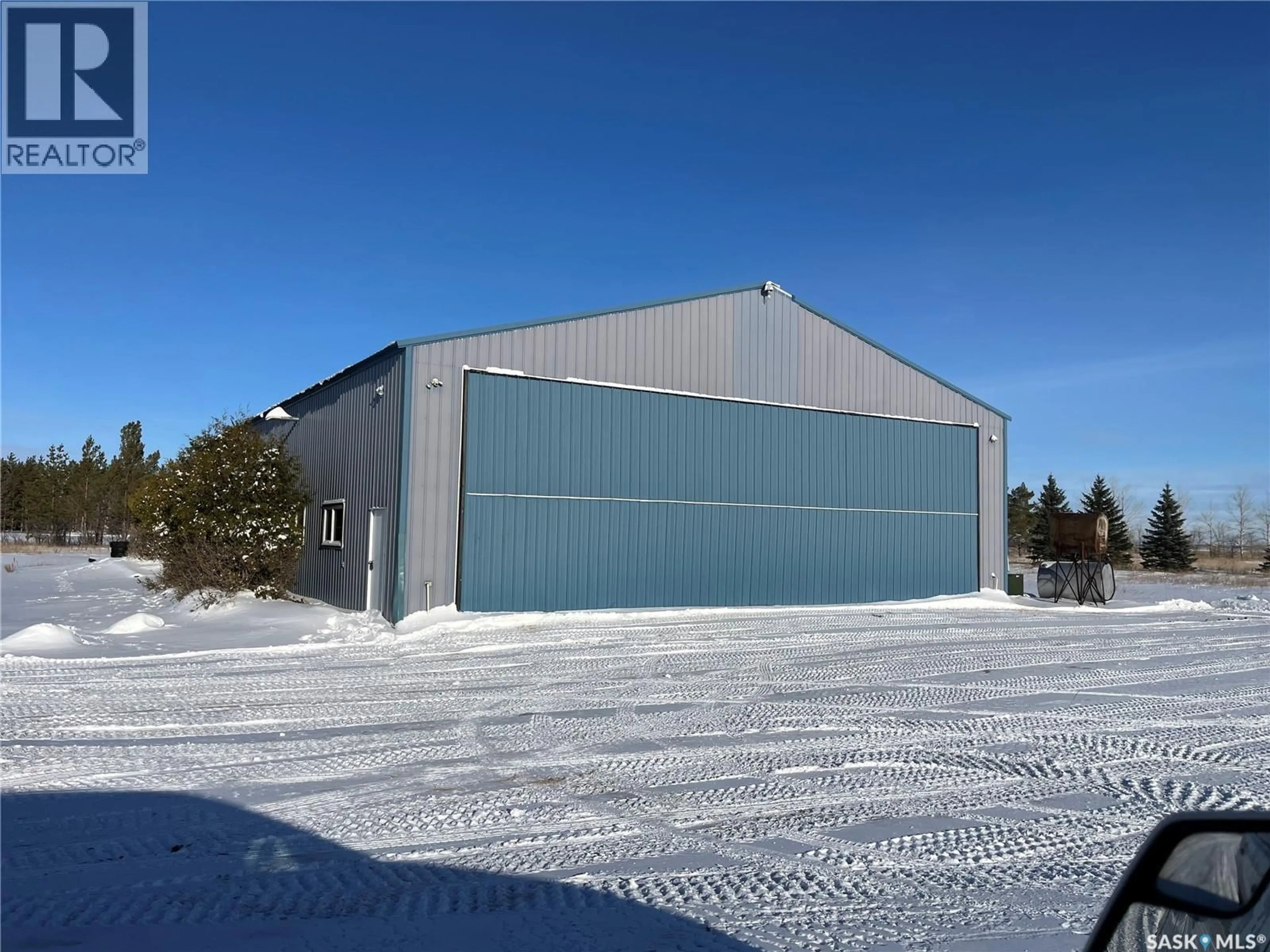 Indoor garage for RM OF LUMSDEN ACREAGE, Lumsden Rm No. 189 Saskatchewan S0G4C0
