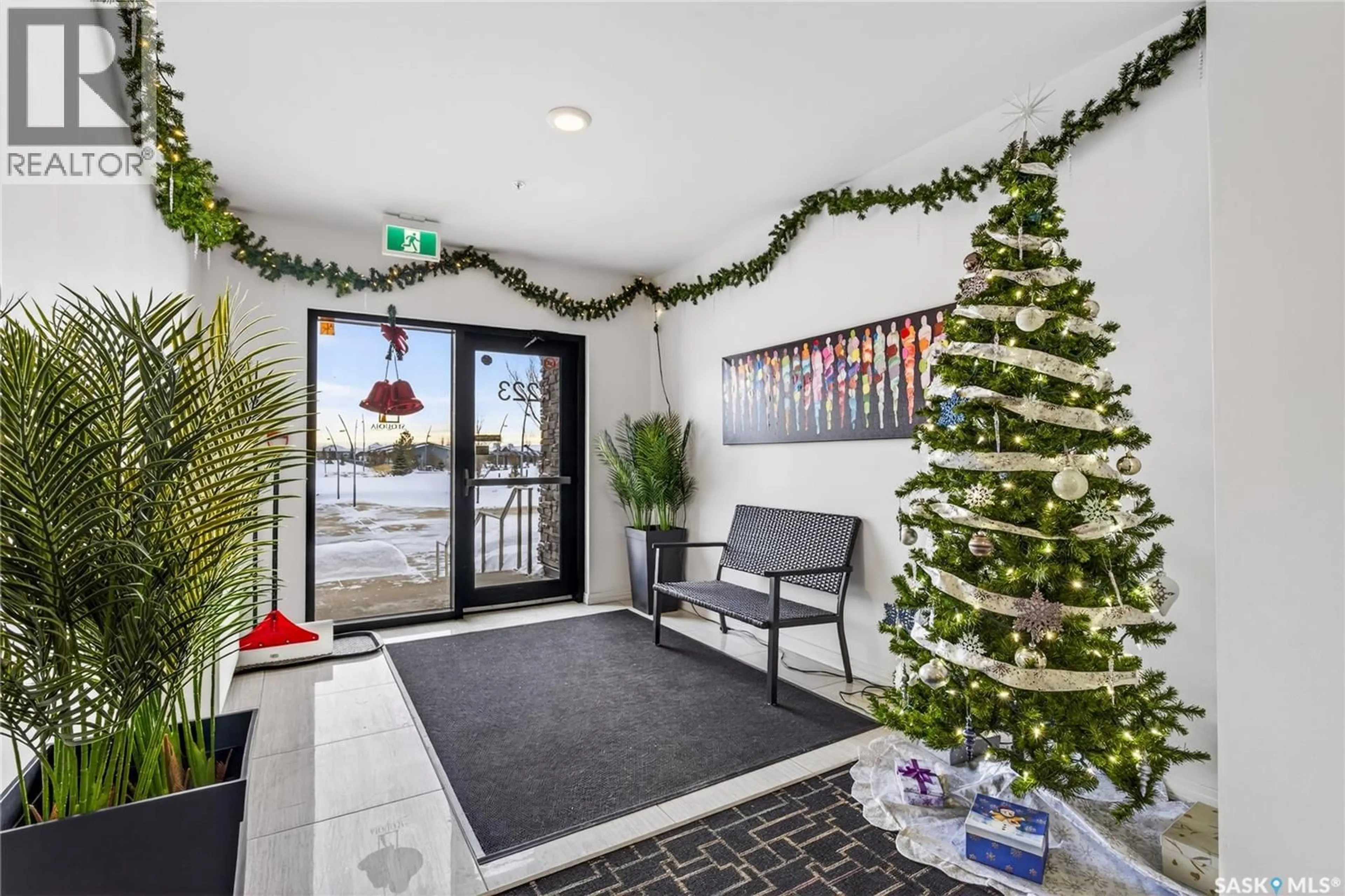 Indoor foyer for 310 223 EVERGREEN SQUARE, Saskatoon Saskatchewan S7S1N1