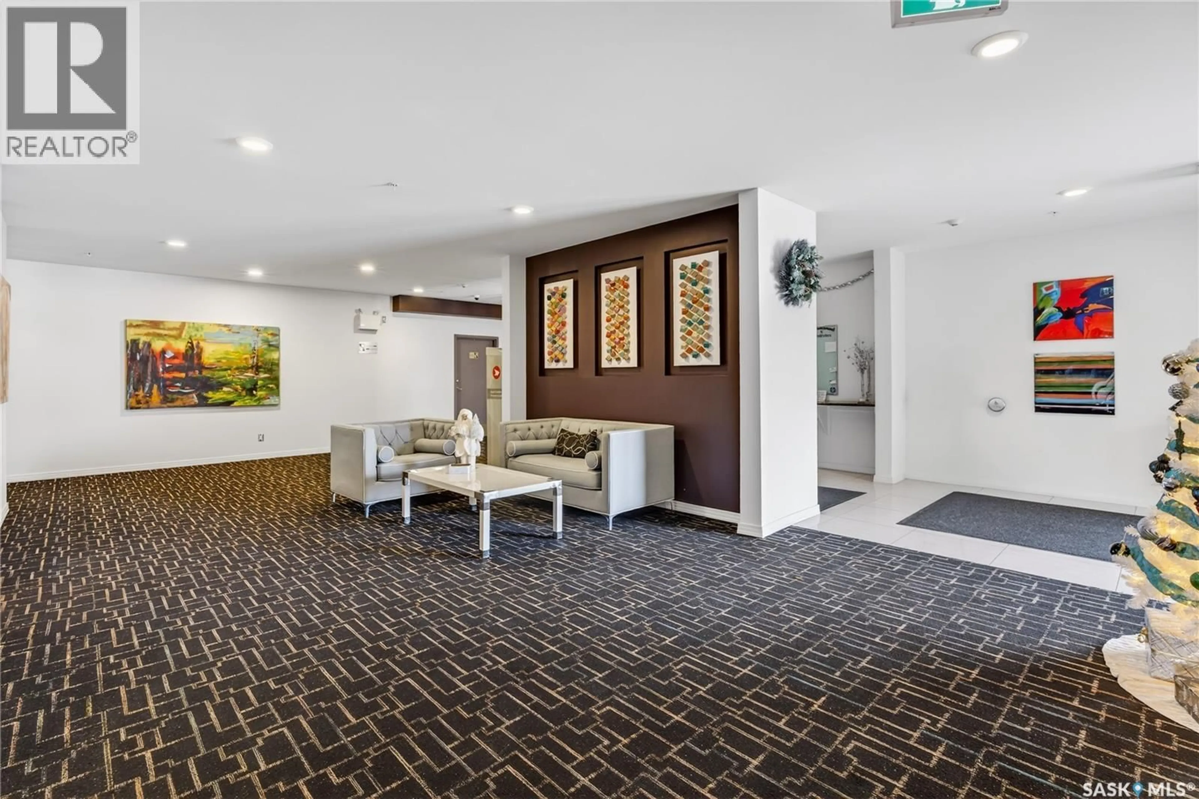 Indoor foyer for 310 223 EVERGREEN SQUARE, Saskatoon Saskatchewan S7S1N1