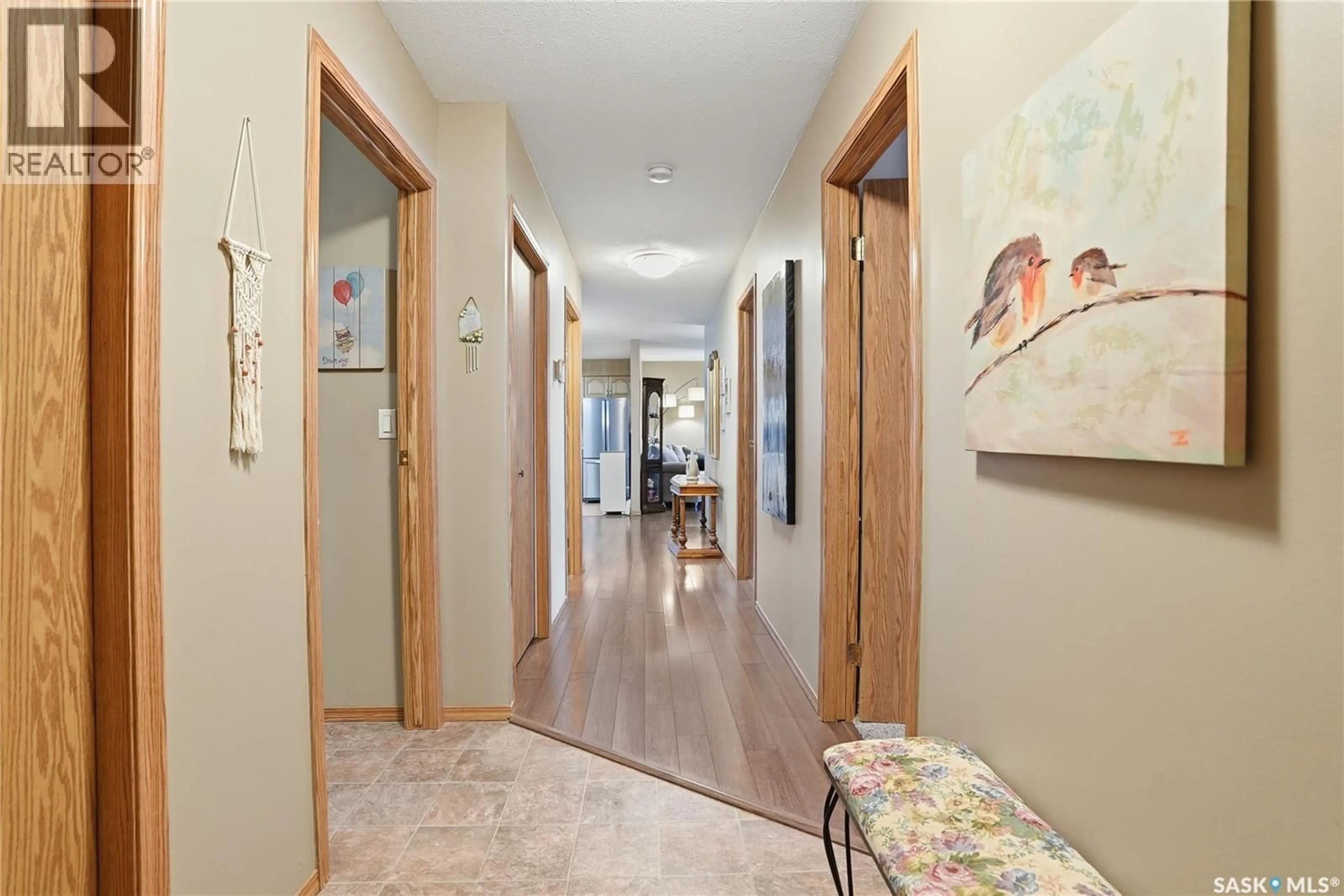 Indoor foyer for 111 103 KEEVIL CRESCENT, Saskatoon Saskatchewan S7N4L9