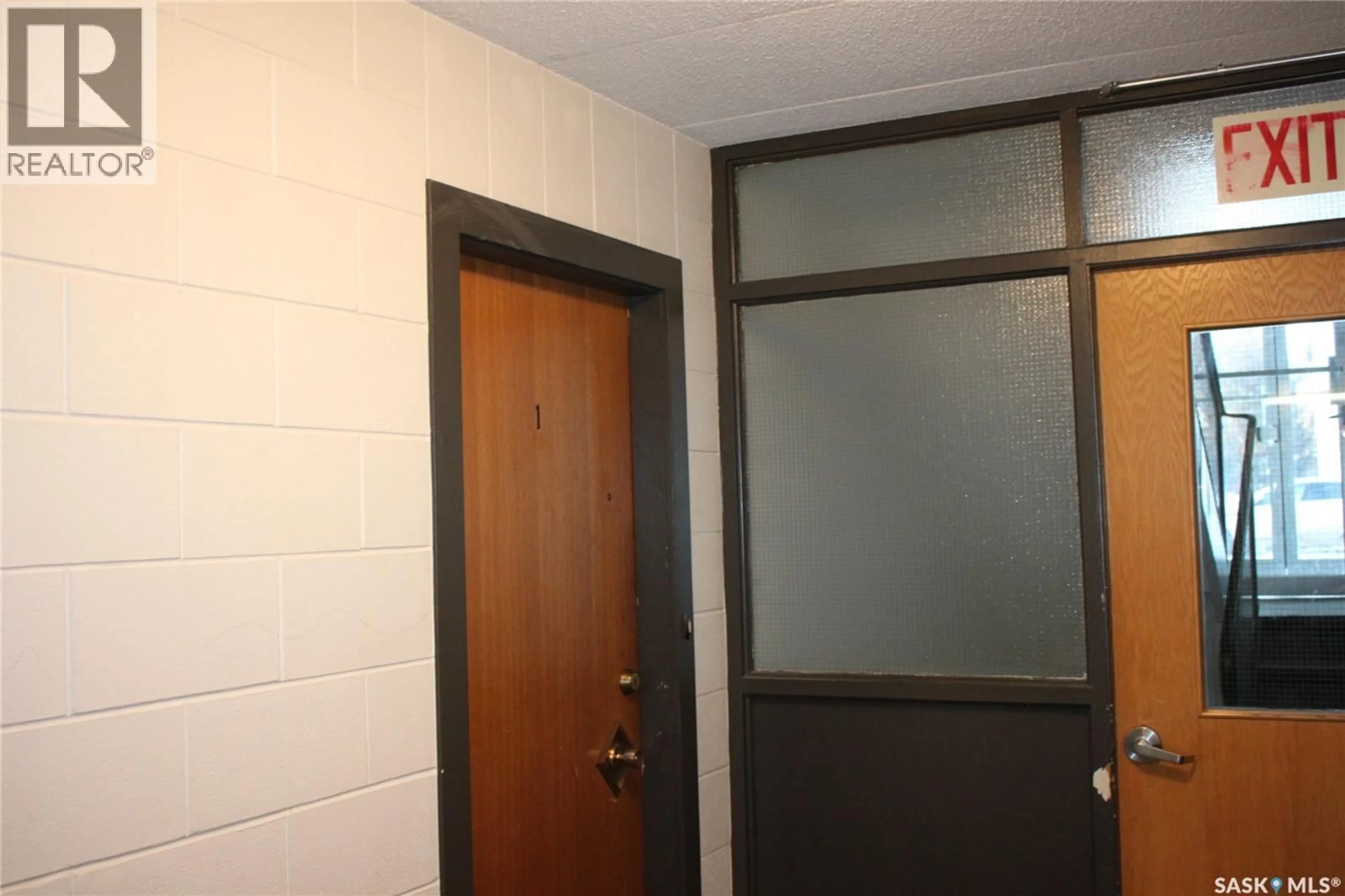 A pic of a room for 1 - 2620 5TH AVENUE, Regina Saskatchewan S4R5E5