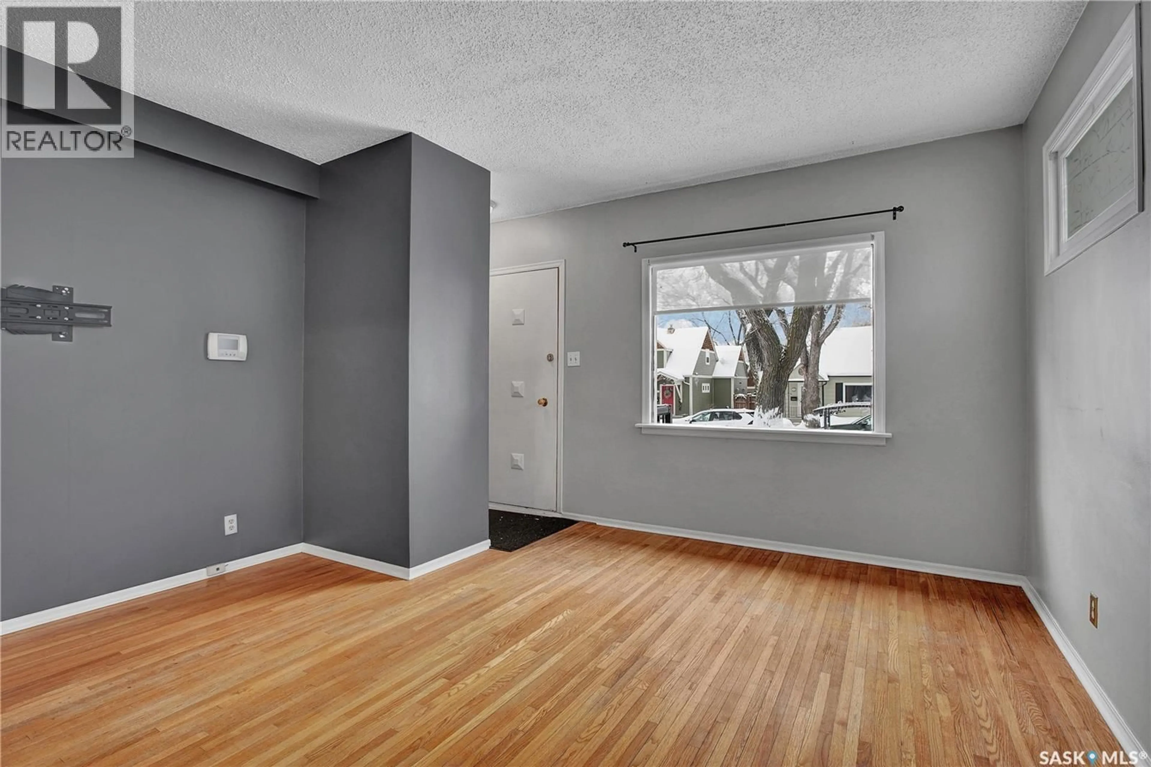 Unknown for 215 ISABELLA STREET E, Saskatoon Saskatchewan S7J0B2