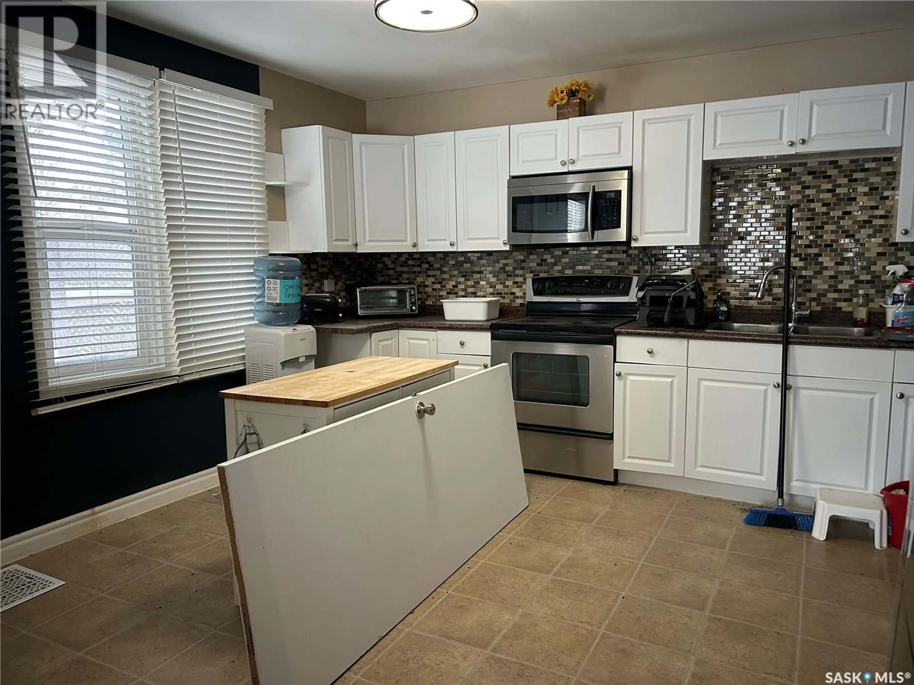 Standard kitchen, ceramic/tile floor for 510 BANGOR AVENUE, Viscount Saskatchewan S0K4M0
