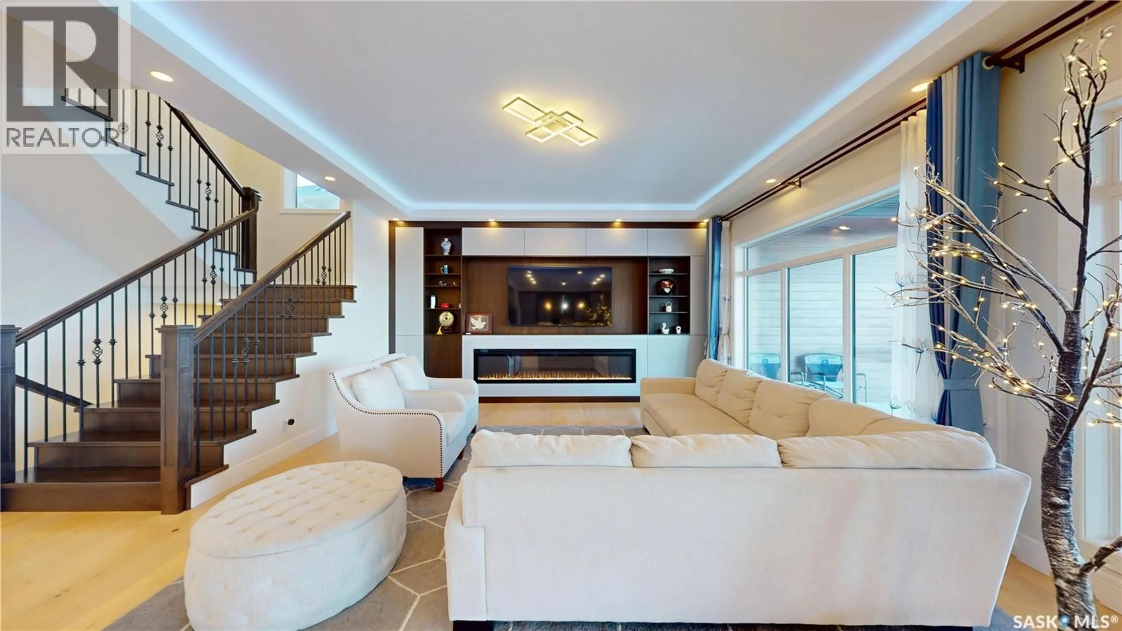 Living room with furniture, unknown for 407 KENASCHUK CRESCENT, Saskatoon Saskatchewan S7W0Y3