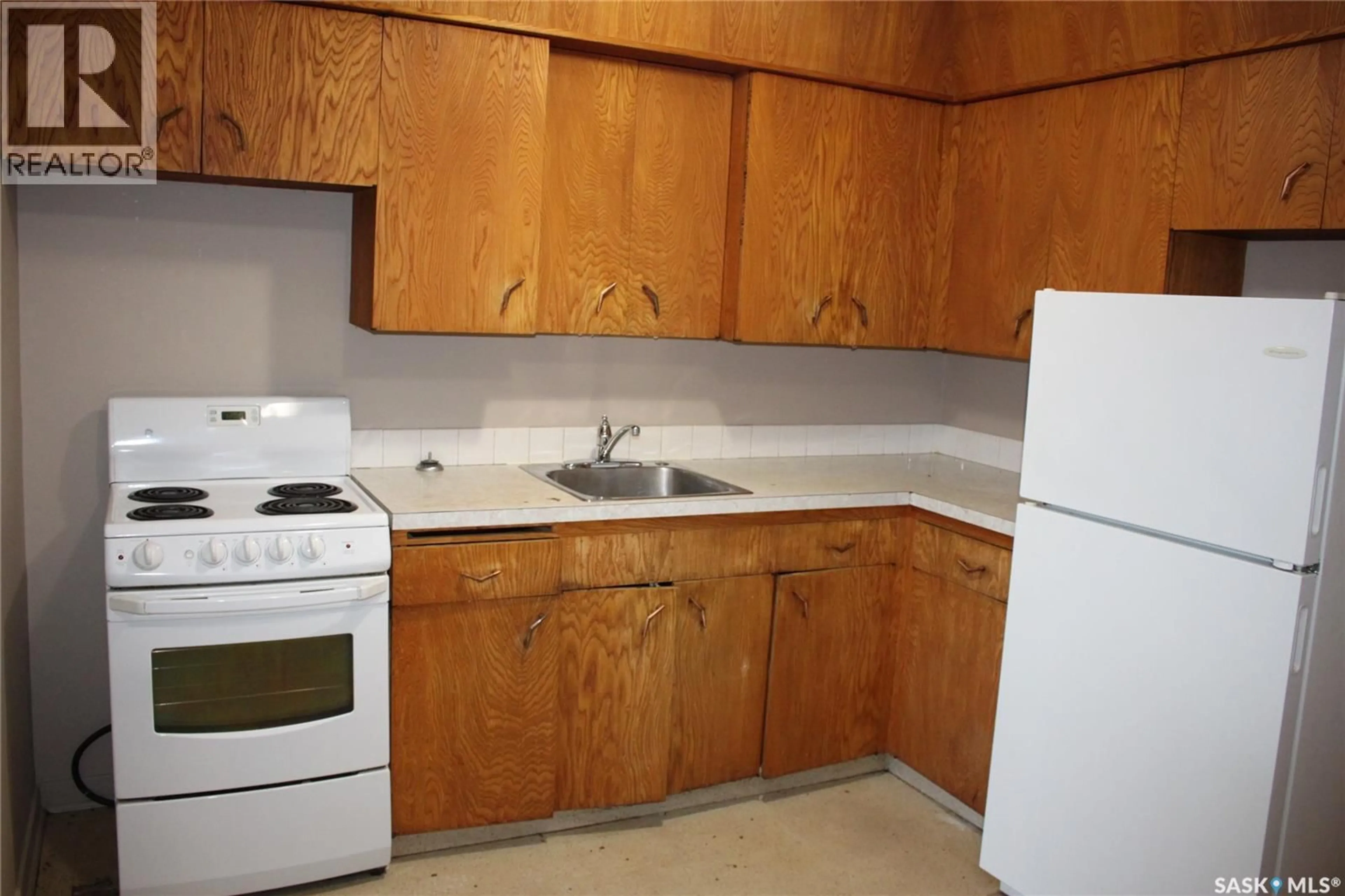 Standard kitchen, unknown for 5 - 2620 5TH AVENUE, Regina Saskatchewan S4R5E5