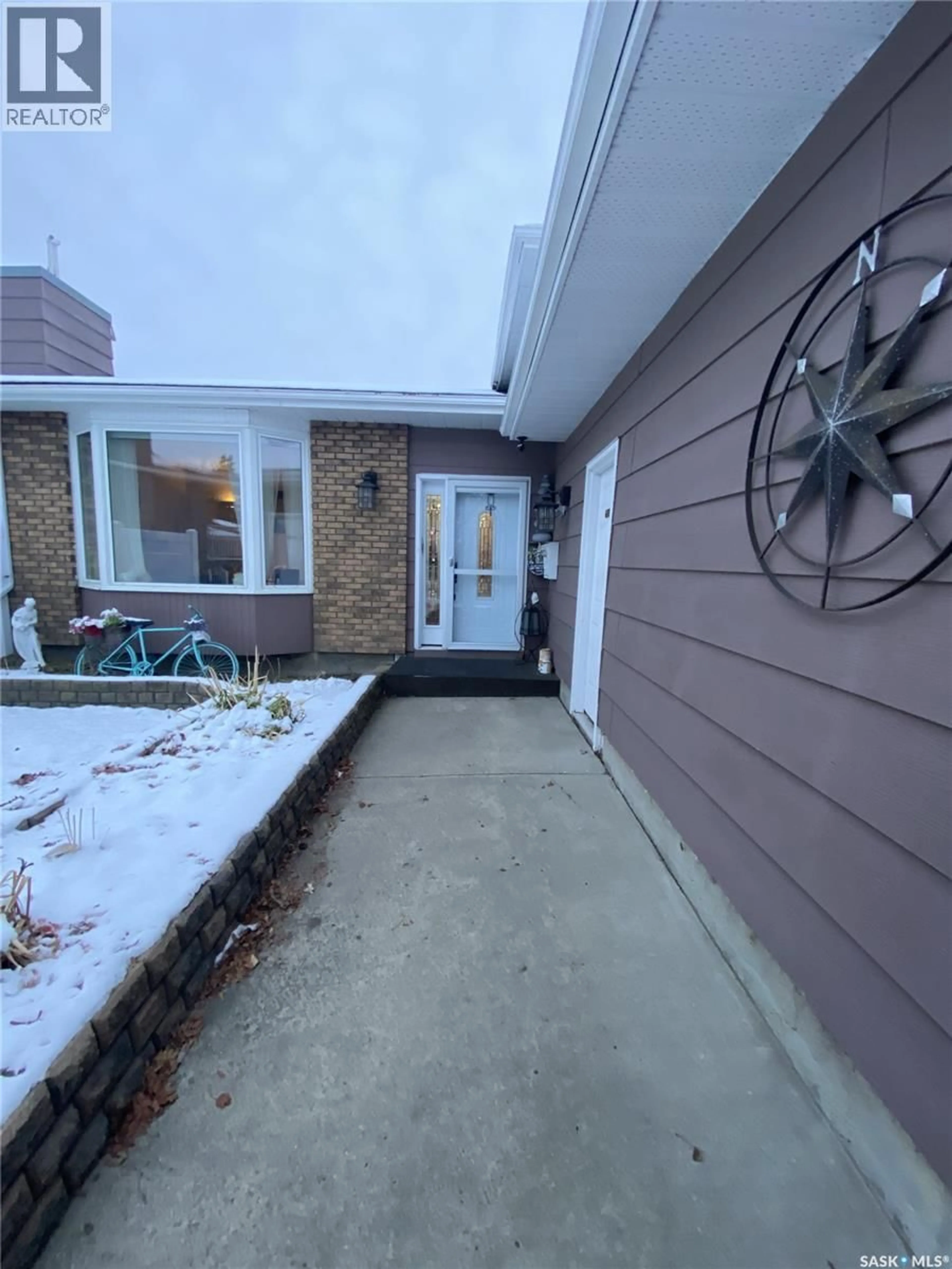 Unknown for 734 WOLLASTON COURT, Saskatoon Saskatchewan S7J4E5