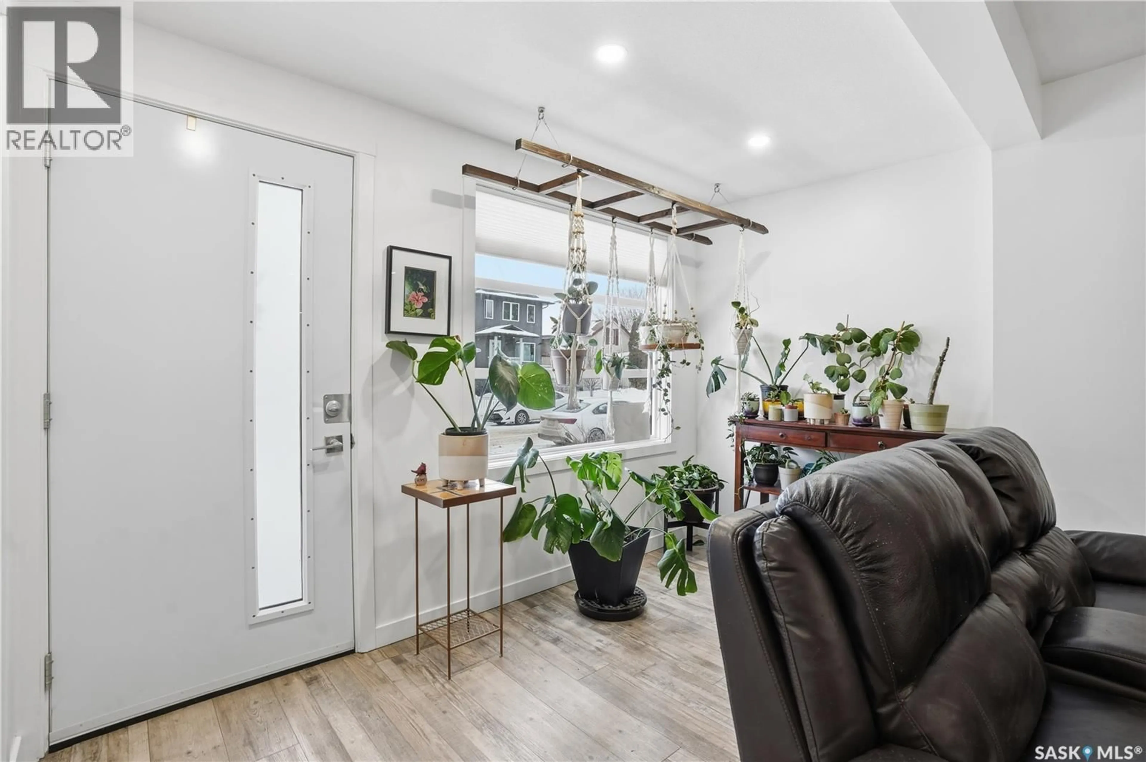 Indoor entryway for 2179 BRODER STREET, Regina Saskatchewan S4N3S5