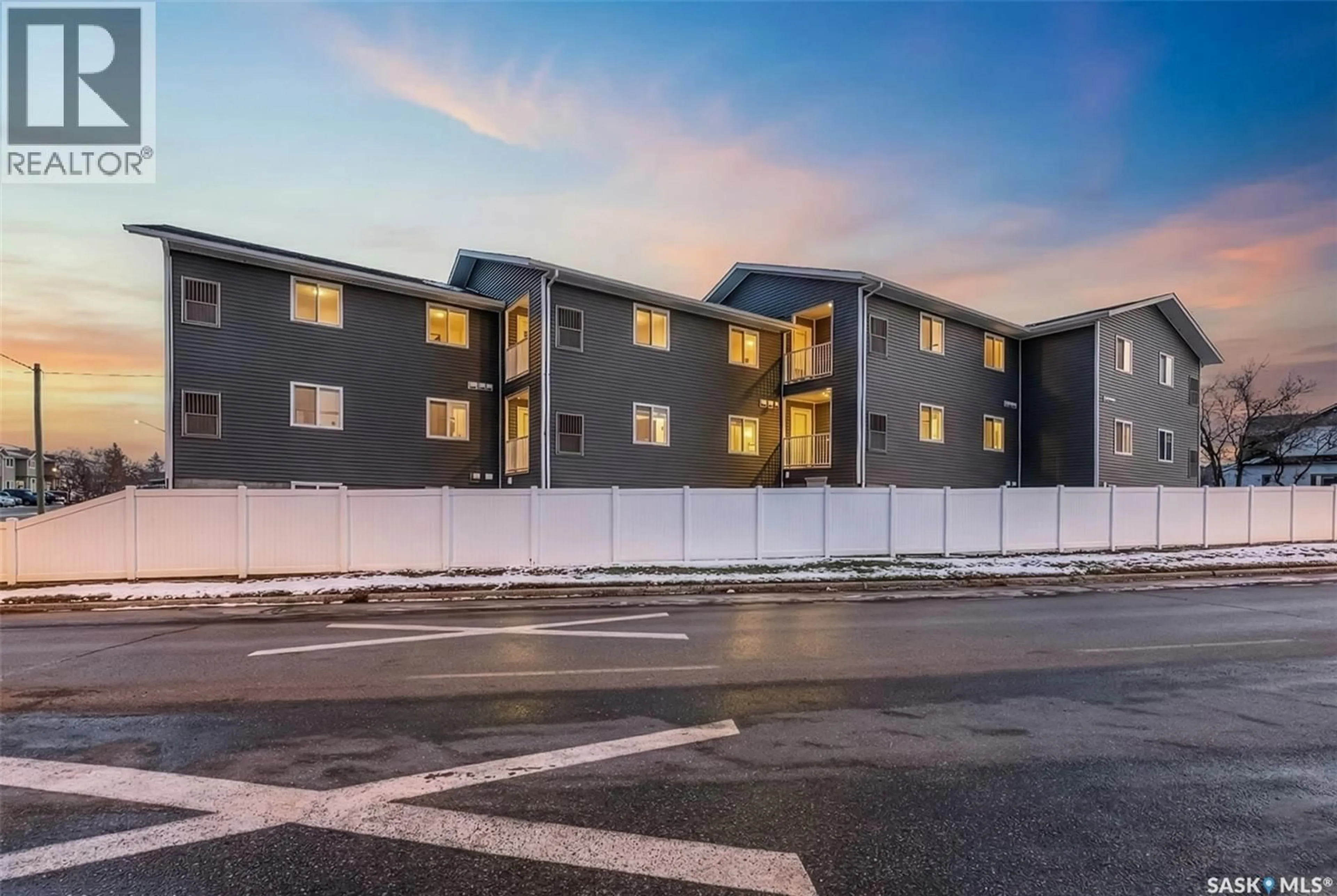 A pic from outside/outdoor area/front of a property/back of a property/a pic from drone, unknown for 203 - 221 MAIN STREET, Moose Jaw Saskatchewan S6H4R6