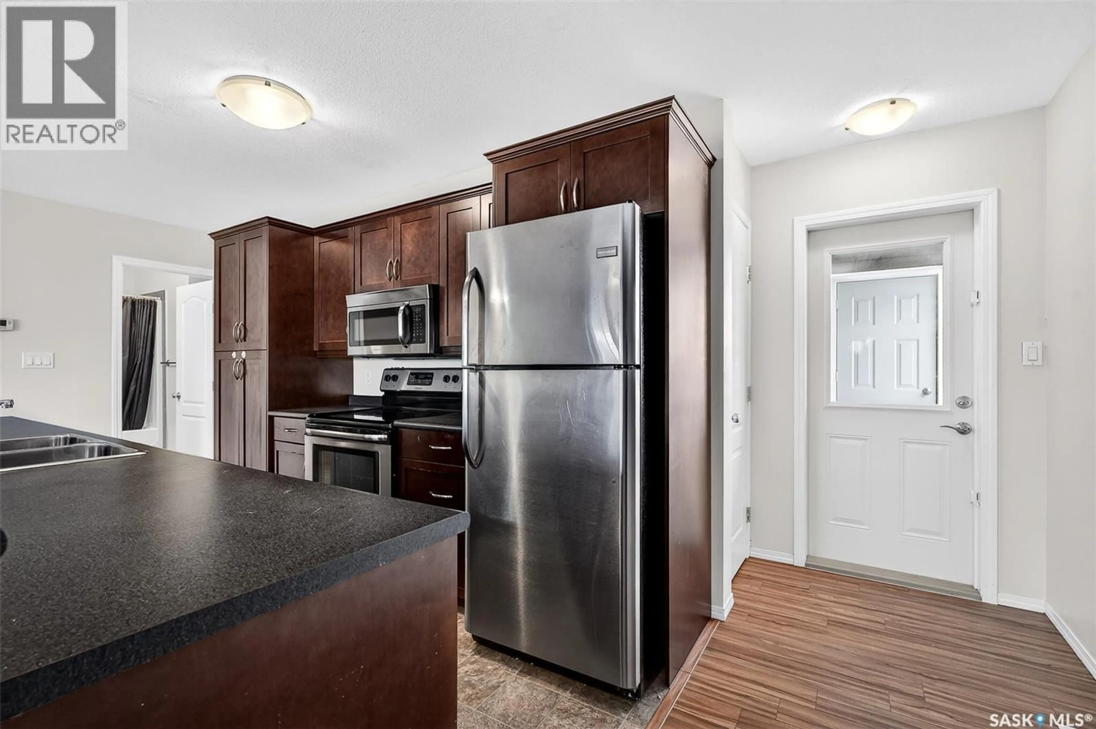 Standard kitchen, unknown for 203 - 221 MAIN STREET, Moose Jaw Saskatchewan S6H4R6