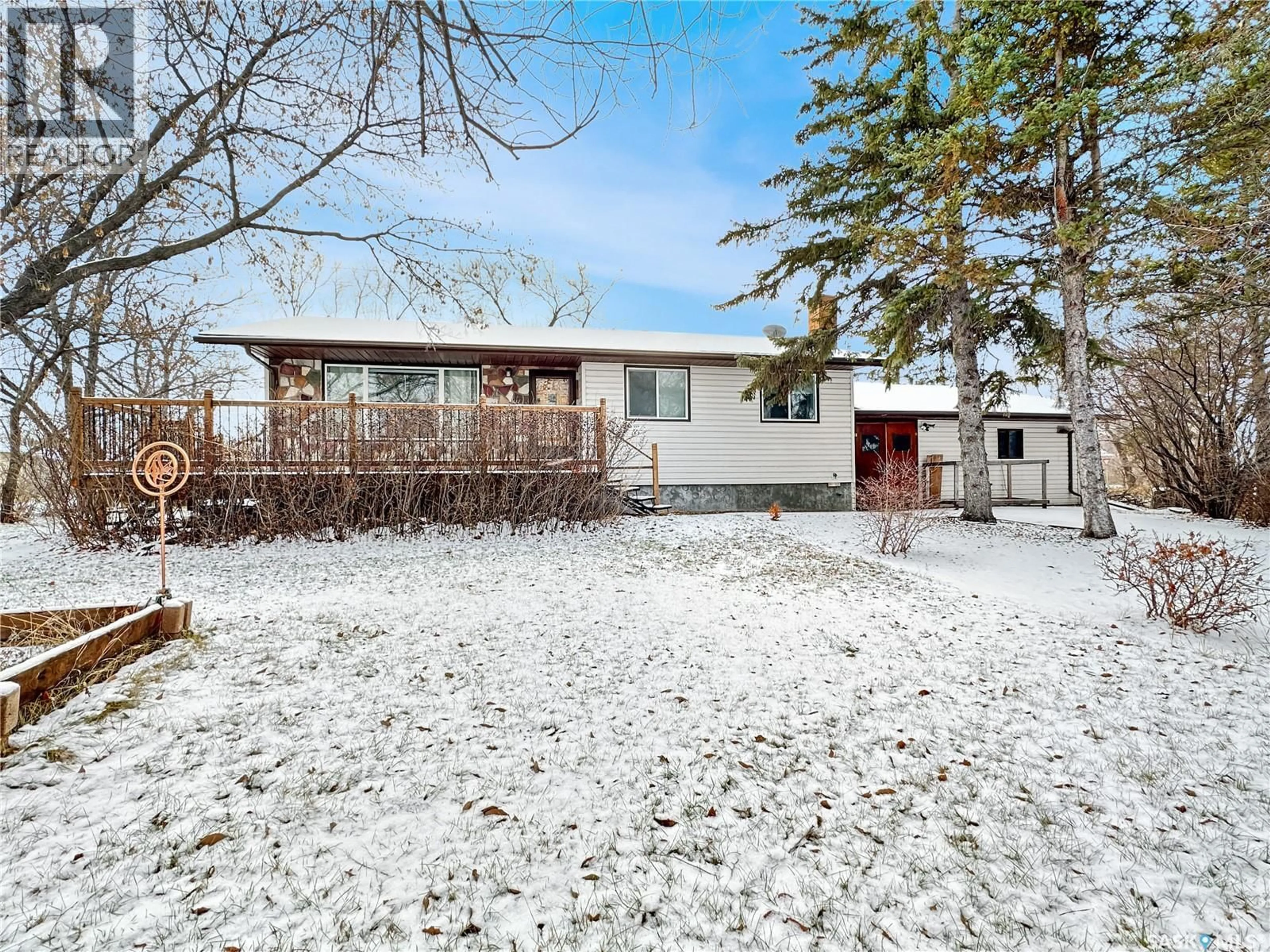 A pic from outside/outdoor area/front of a property/back of a property/a pic from drone, street for 302 NEEPING AVENUE, Fort Qu'Appelle Saskatchewan S0G1S0
