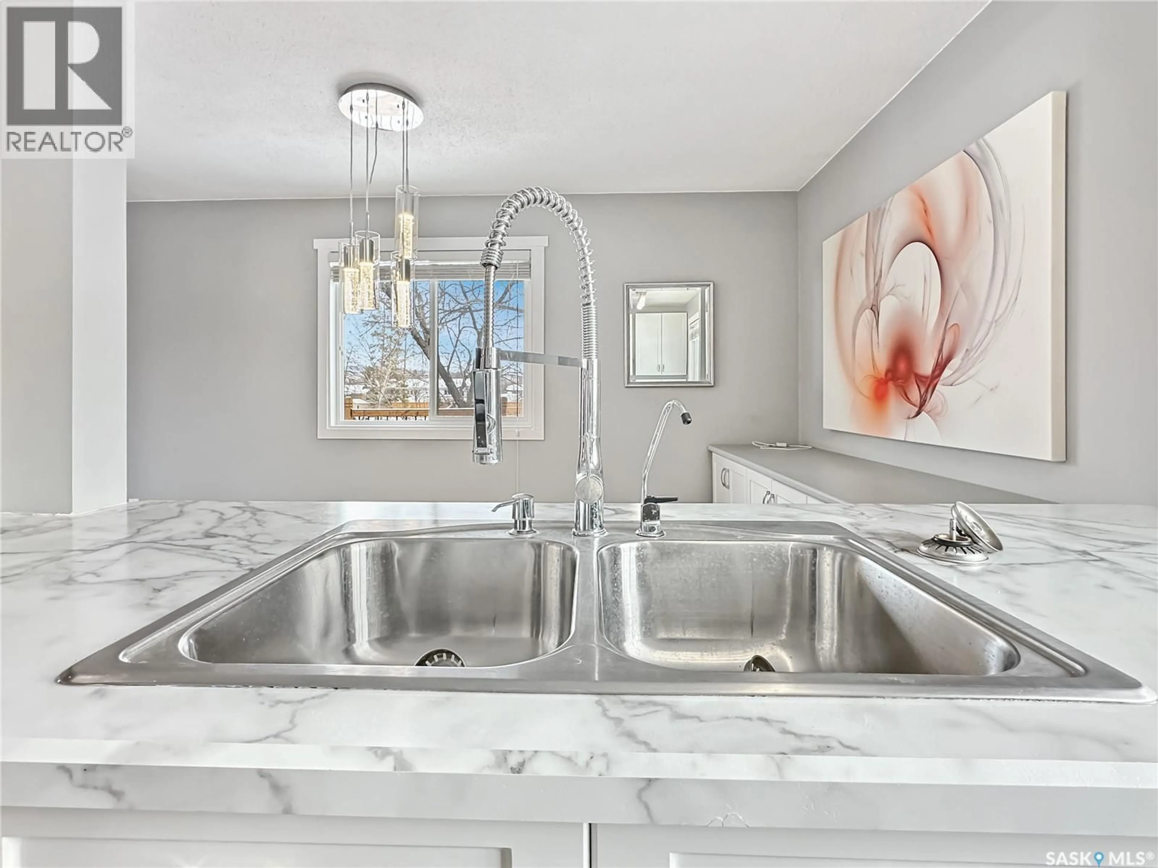 Contemporary kitchen, ceramic/tile floor for 302 NEEPING AVENUE, Fort Qu'Appelle Saskatchewan S0G1S0