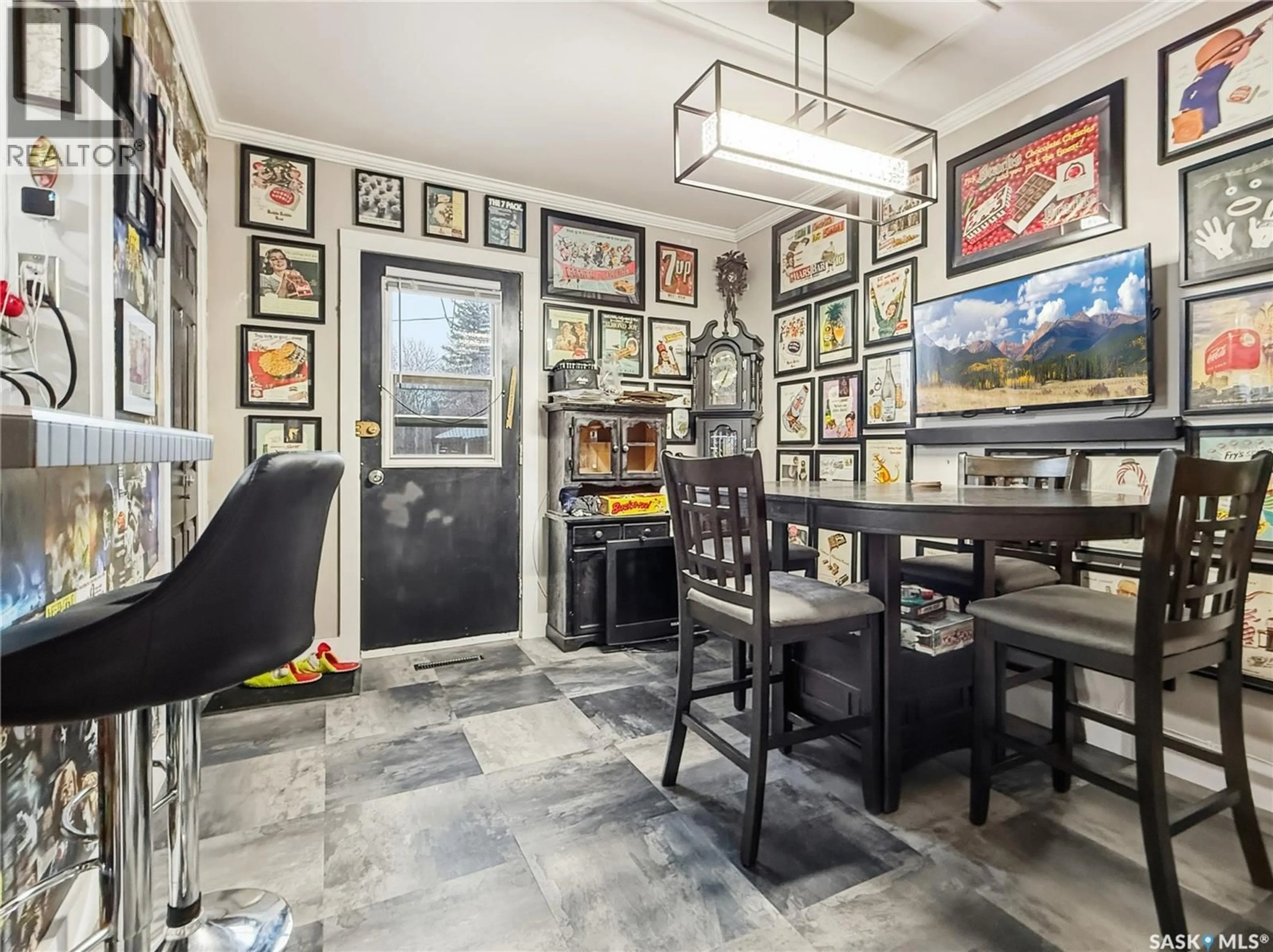 Dining room, ceramic/tile floor for 236 7TH AVENUE, Swift Current Saskatchewan S9H0Y8